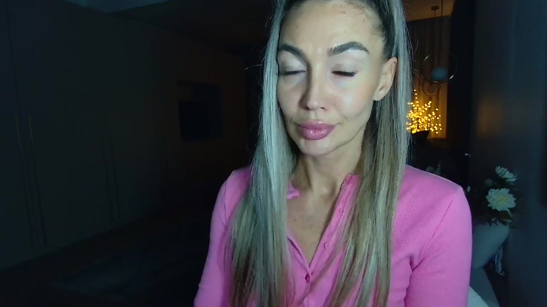 Gallery image thumbnail from Mystery_C's myfreecams stream on, 10/29/2025, 22:20 image 4 of 20