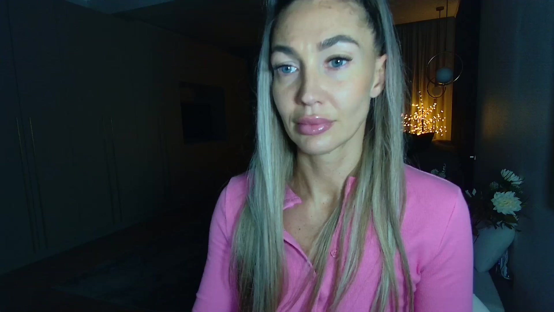 Gallery image thumbnail from Mystery_C's myfreecams stream on, 10/29/2025, 22:20 image 10 of 20