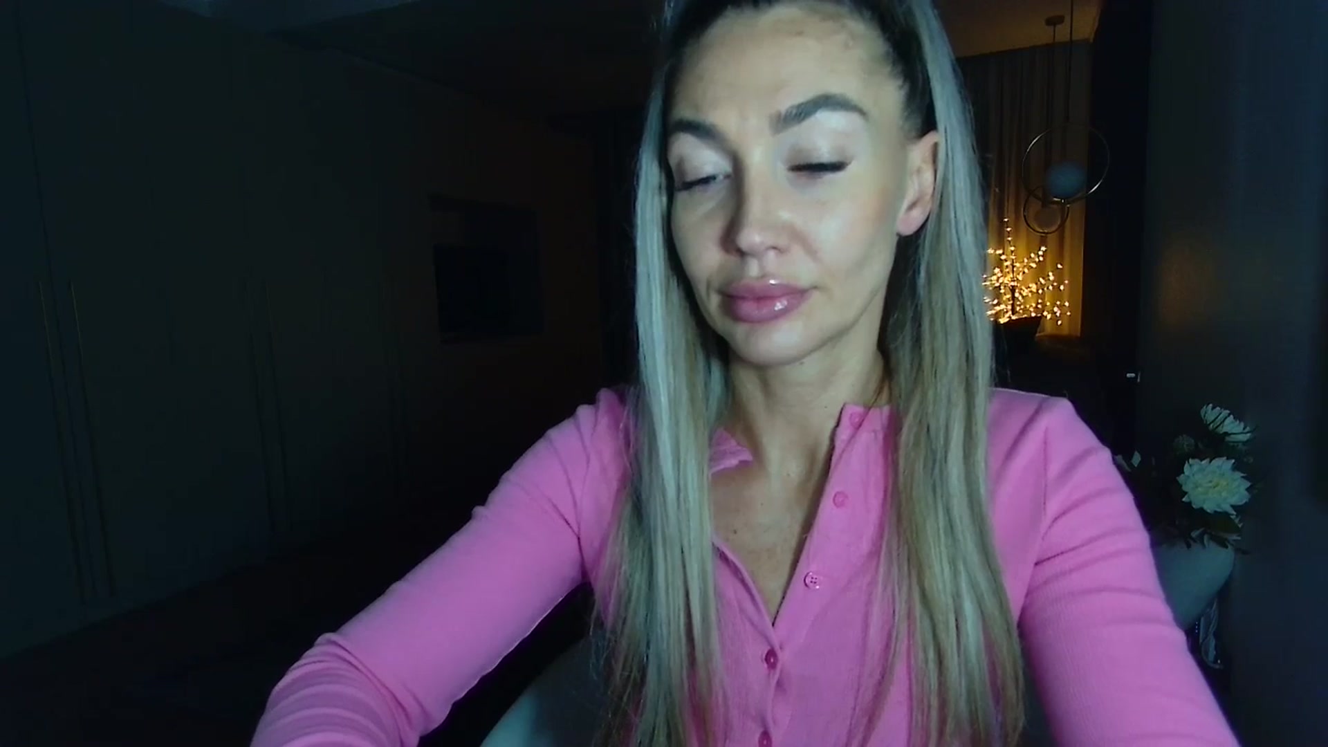 Gallery image thumbnail from Mystery_C's myfreecams stream on, 10/29/2025, 22:20 image 6 of 20