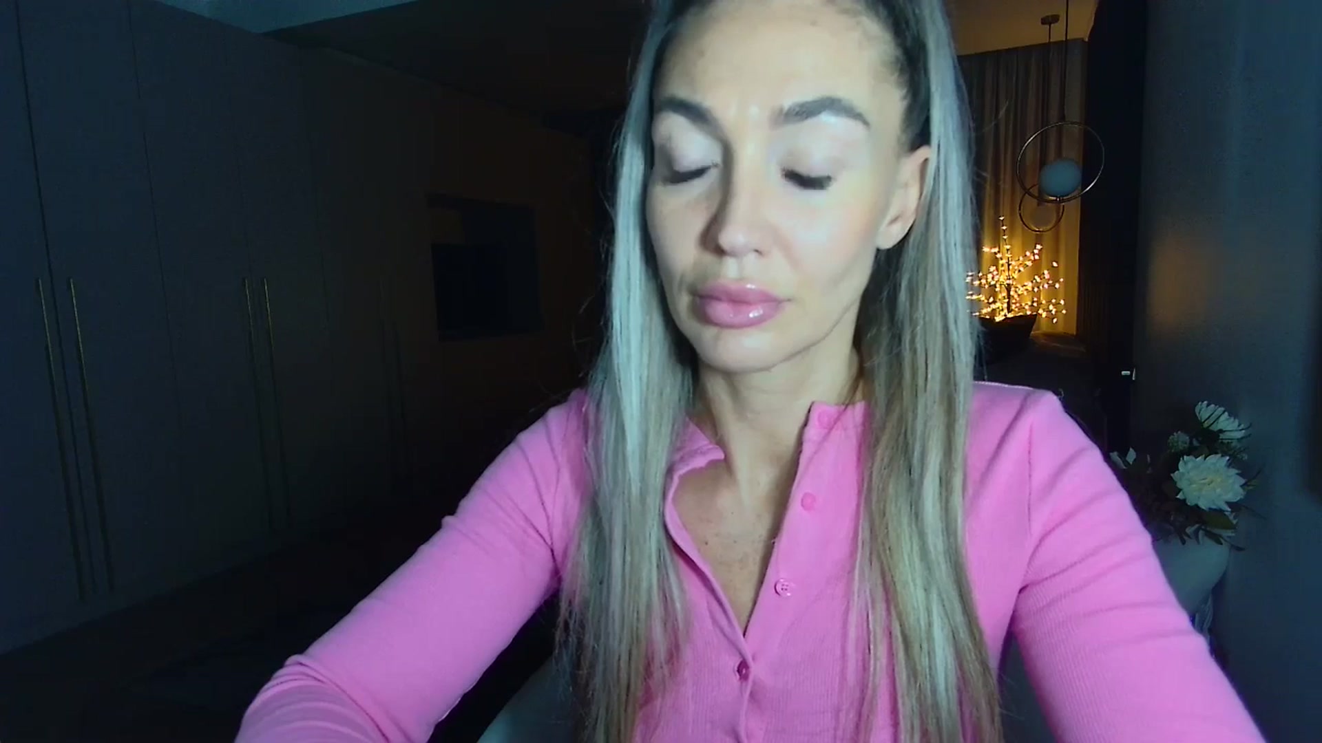 Gallery image thumbnail from Mystery_C's myfreecams stream on, 10/29/2025, 22:20 image 8 of 20