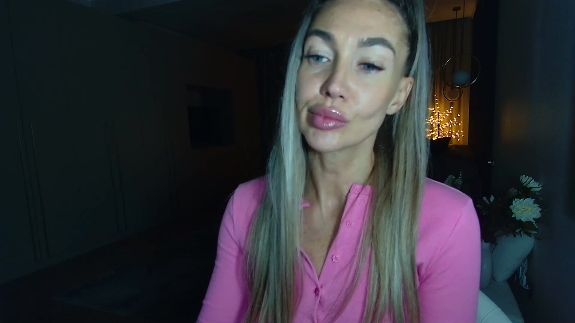 Gallery image thumbnail from Mystery_C's myfreecams stream on, 10/29/2025, 22:20 image 5 of 20