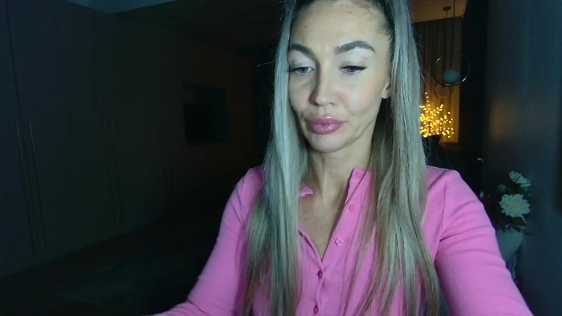 Gallery image thumbnail from Mystery_C's myfreecams stream on, 10/29/2025, 22:20 image 2 of 20