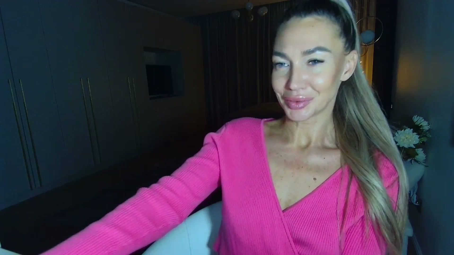 Gallery image thumbnail from Mystery_C's myfreecams stream on, 11/03/2025, 22:32 image 20 of 20