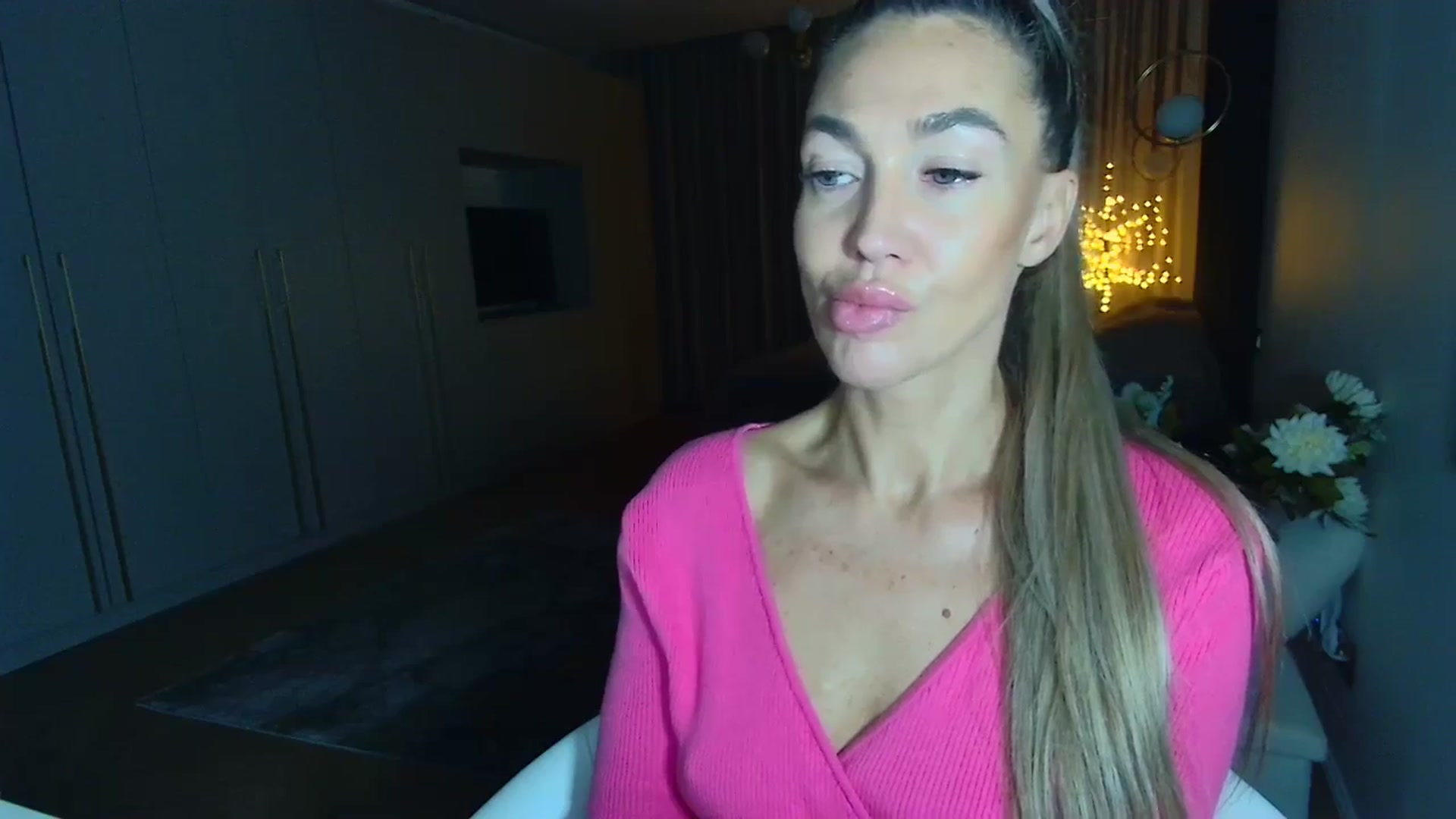 Gallery image thumbnail from Mystery_C's myfreecams stream on, 11/03/2025, 22:32 image 15 of 20