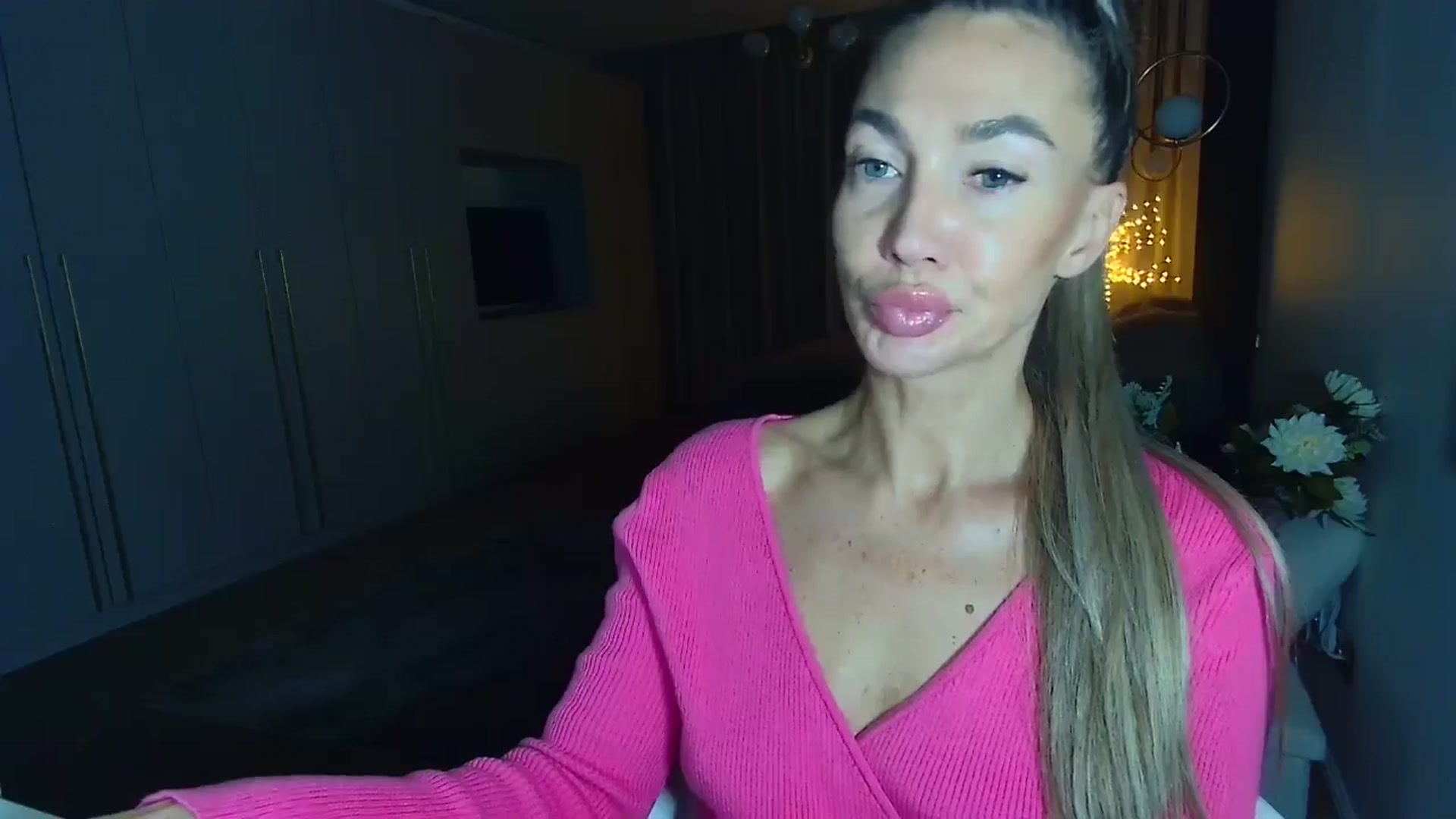 Gallery image thumbnail from Mystery_C's myfreecams stream on, 11/03/2025, 22:32 image 13 of 20
