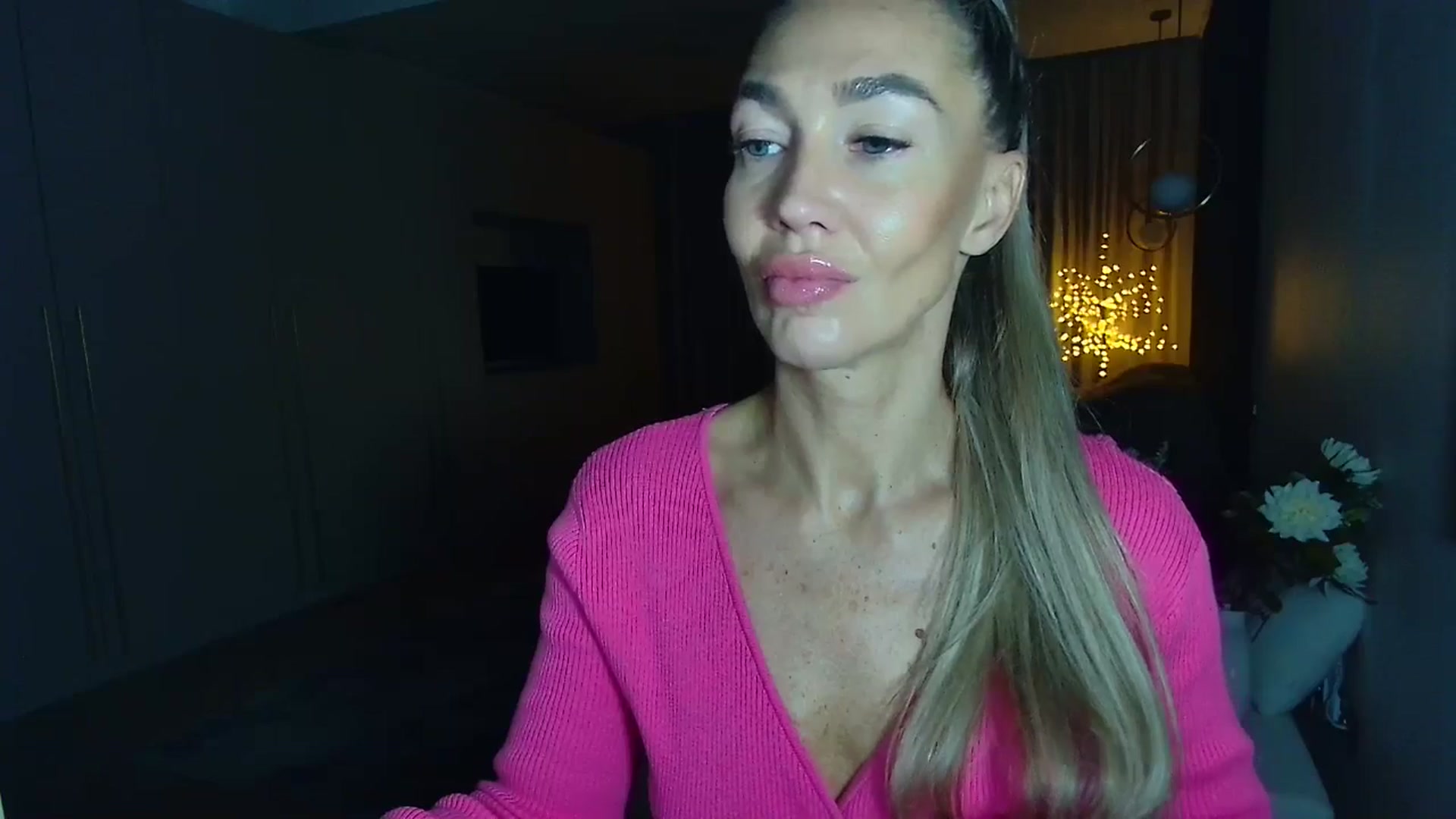 Gallery image thumbnail from Mystery_C's myfreecams stream on, 11/03/2025, 22:32 image 3 of 20