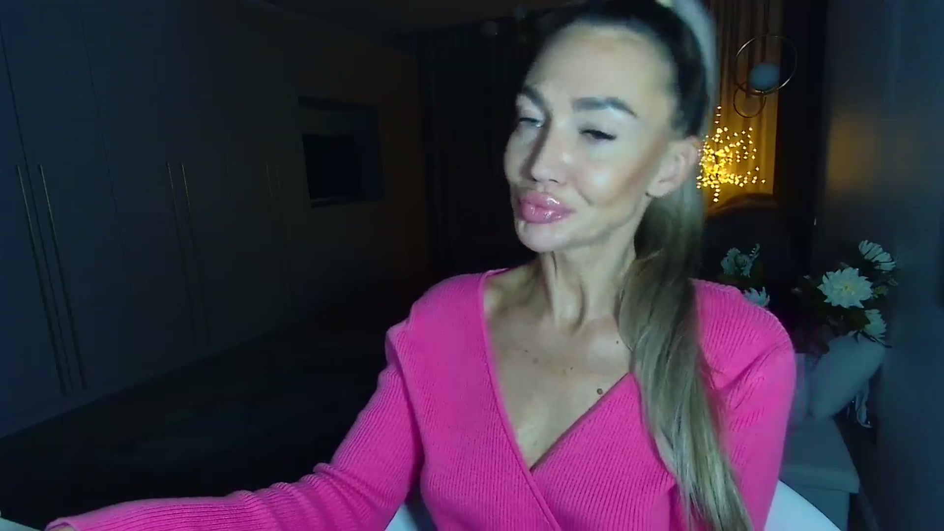 Gallery image thumbnail from Mystery_C's myfreecams stream on, 11/03/2025, 22:32 image 9 of 20
