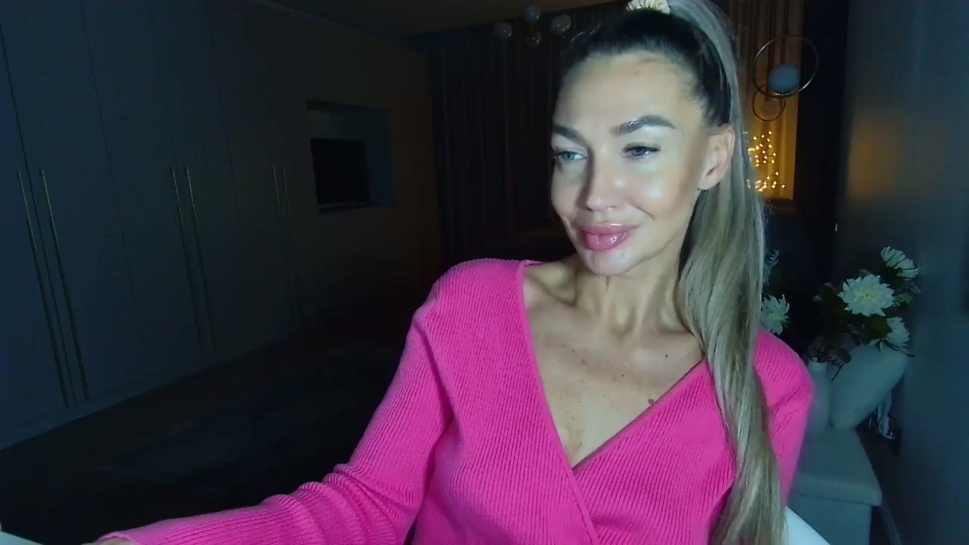 Gallery image thumbnail from Mystery_C's myfreecams stream on, 11/03/2025, 22:32 image 7 of 20