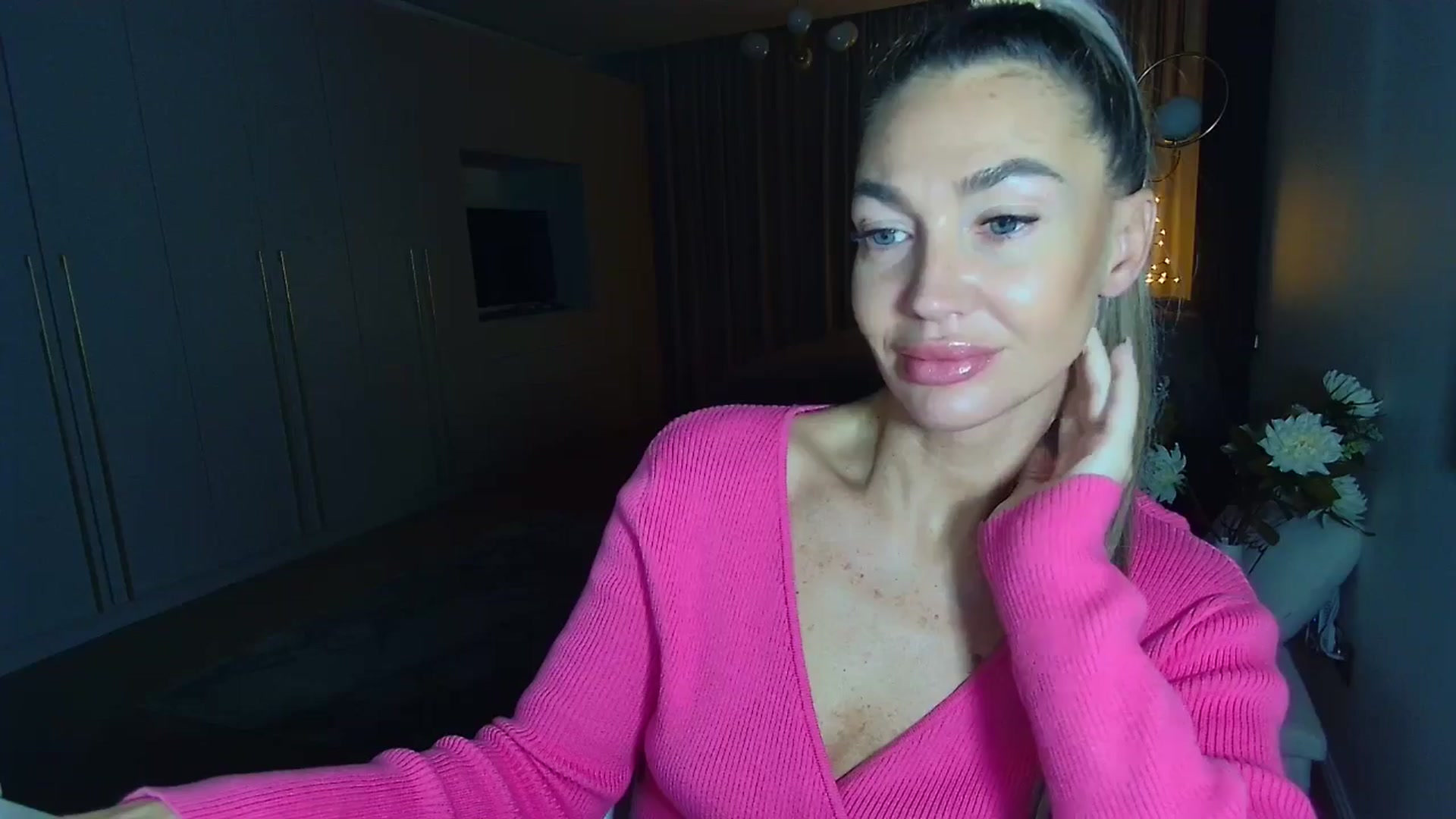 Gallery image thumbnail from Mystery_C's myfreecams stream on, 11/03/2025, 22:32 image 5 of 20