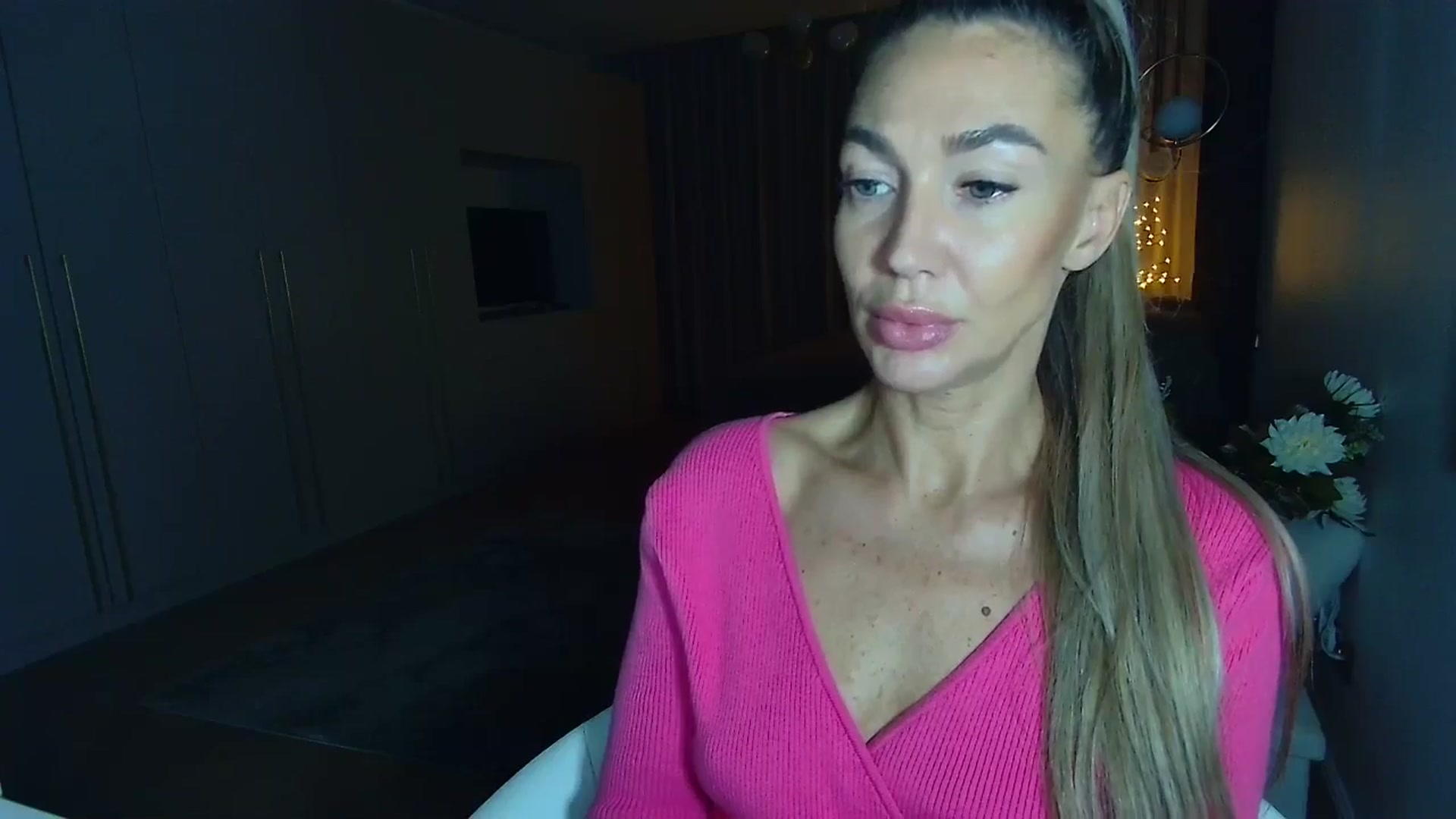 Gallery image thumbnail from Mystery_C's myfreecams stream on, 11/03/2025, 22:32 image 14 of 20