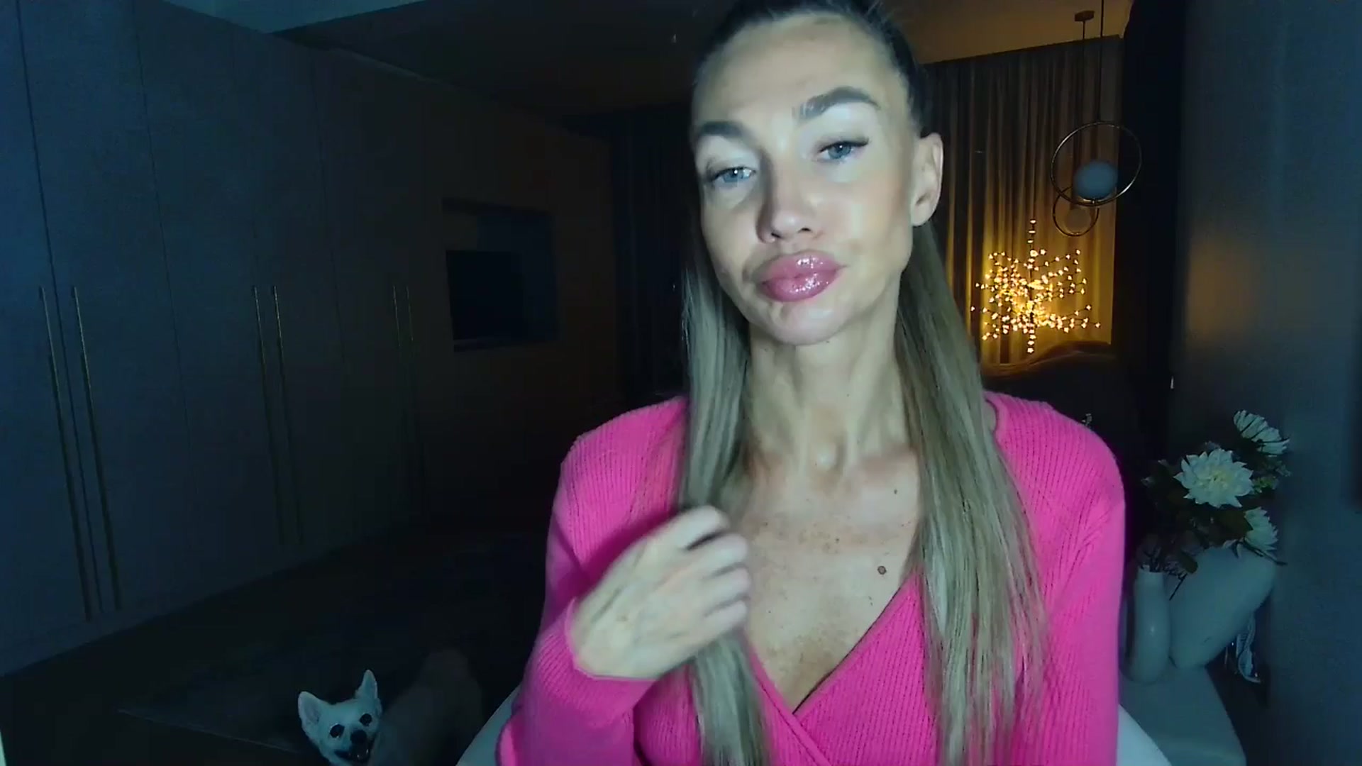 Gallery image thumbnail from Mystery_C's myfreecams stream on, 11/03/2025, 22:32 image 1 of 20