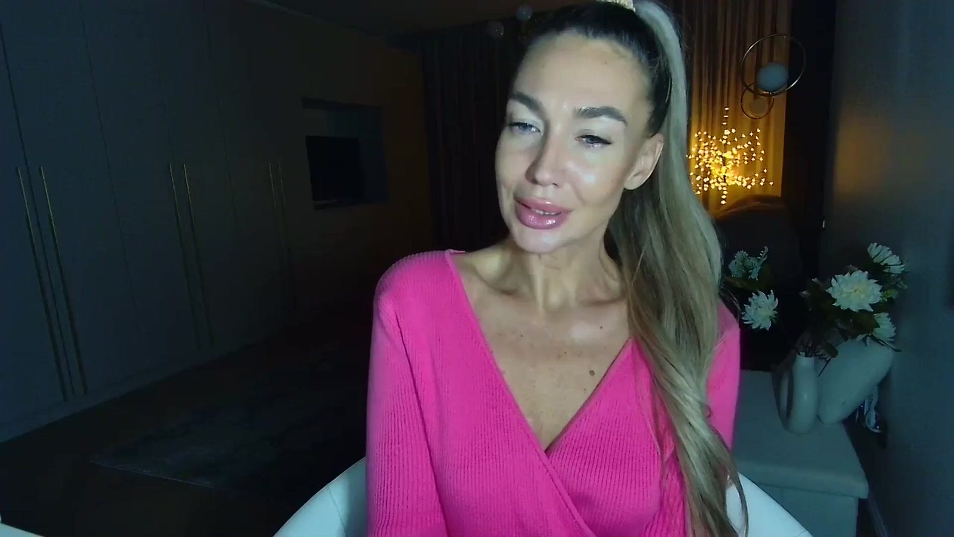 Gallery image thumbnail from Mystery_C's myfreecams stream on, 11/03/2025, 22:32 image 18 of 20