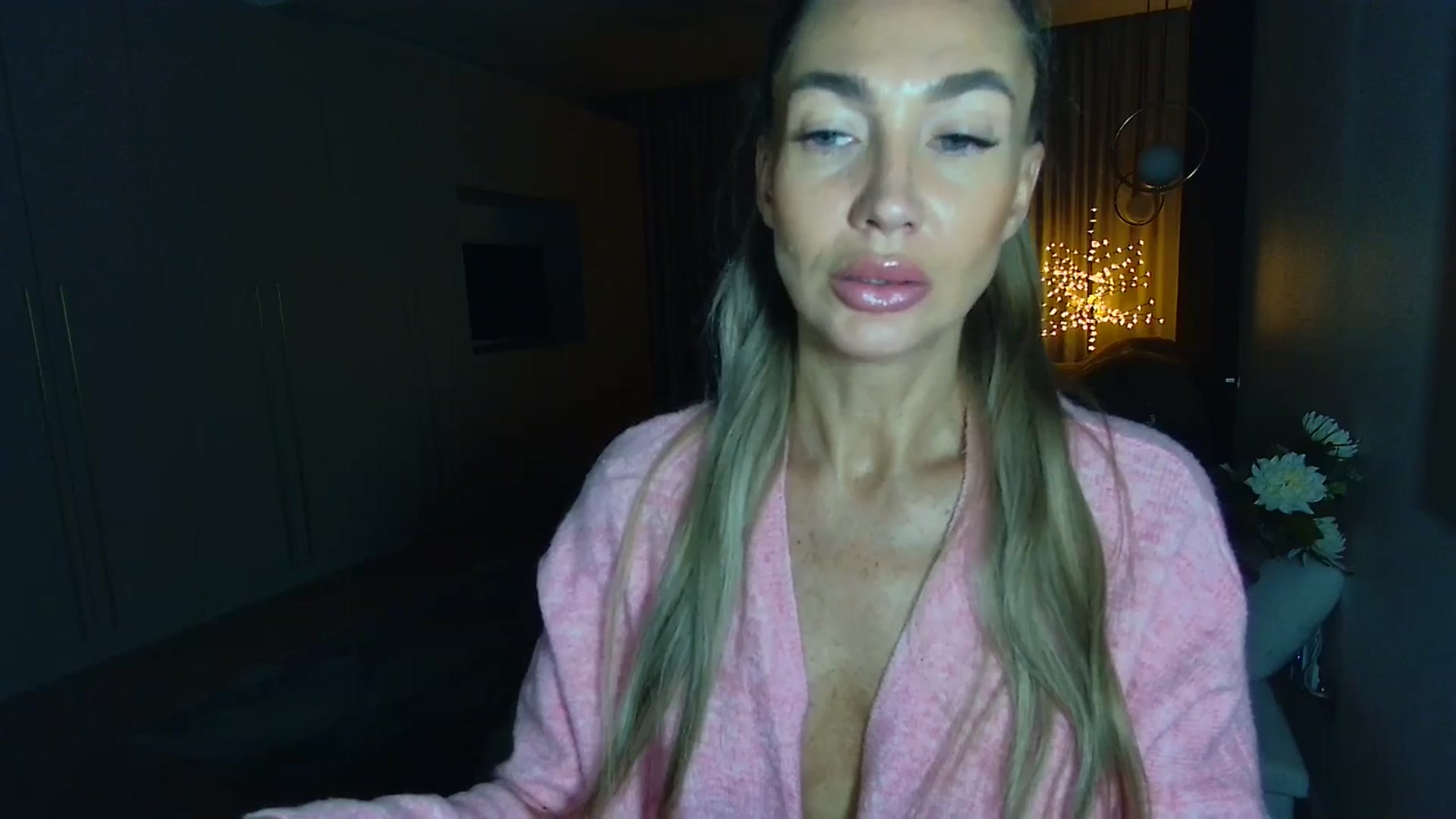 Gallery image thumbnail from Mystery_C's myfreecams stream on, 11/05/2025, 22:25 image 9 of 20