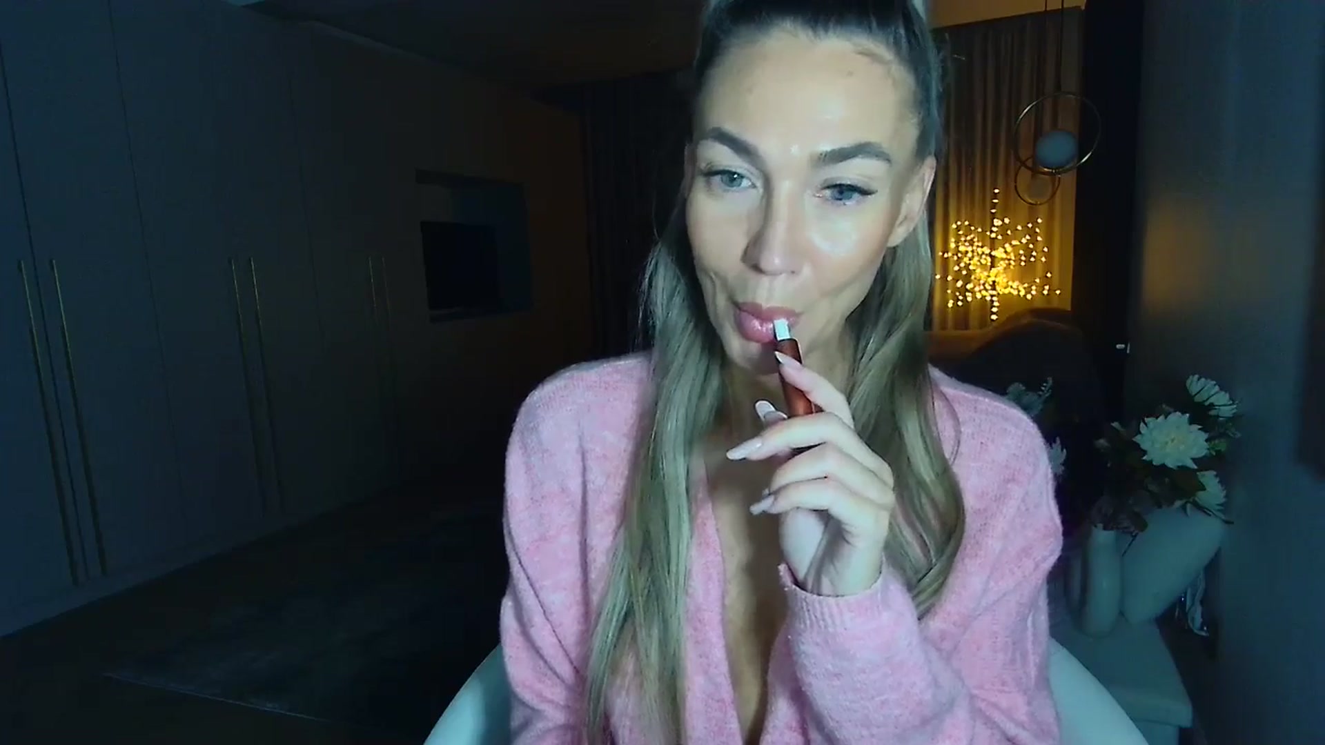 Gallery image thumbnail from Mystery_C's myfreecams stream on, 11/05/2025, 22:25 image 7 of 20