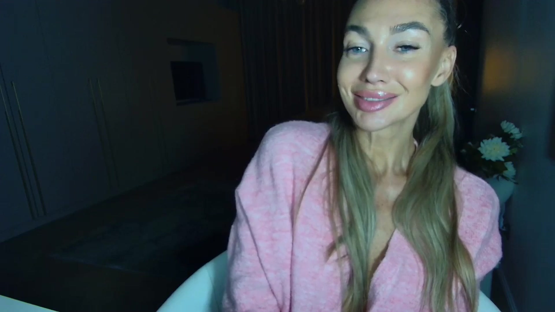 Gallery image thumbnail from Mystery_C's myfreecams stream on, 11/05/2025, 22:25 image 19 of 20