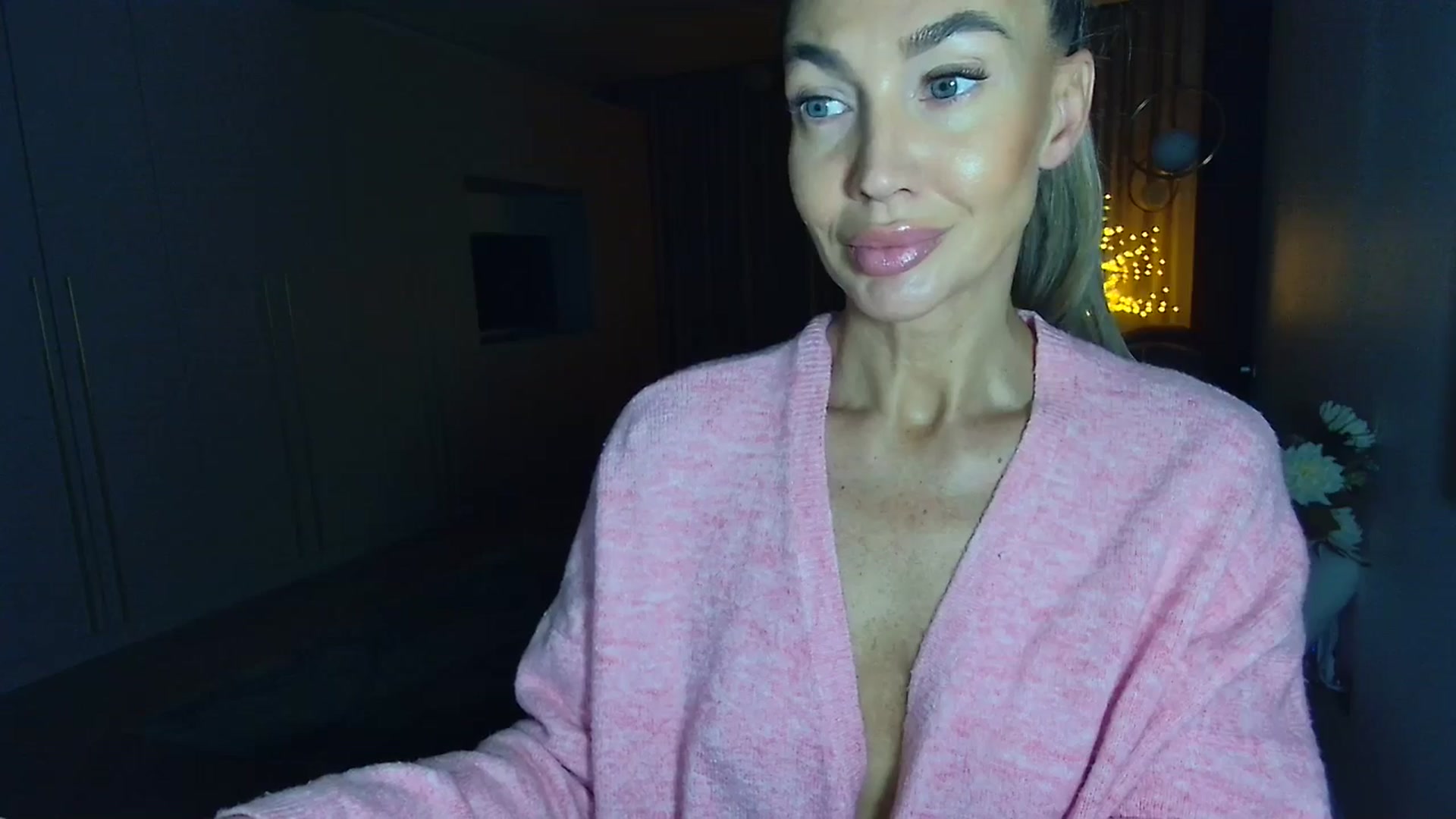 Gallery image thumbnail from Mystery_C's myfreecams stream on, 11/05/2025, 22:52 image 15 of 20