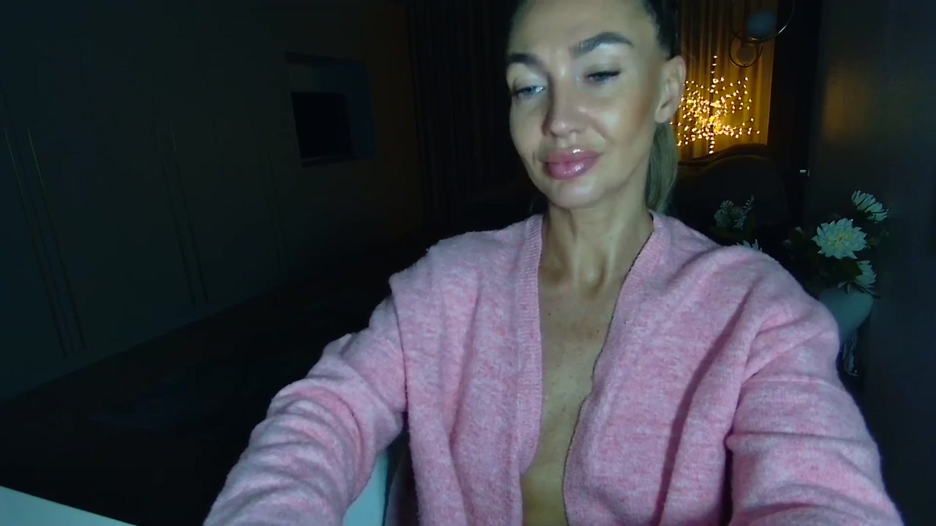 Gallery image thumbnail from Mystery_C's myfreecams stream on, 11/05/2025, 22:52 image 20 of 20