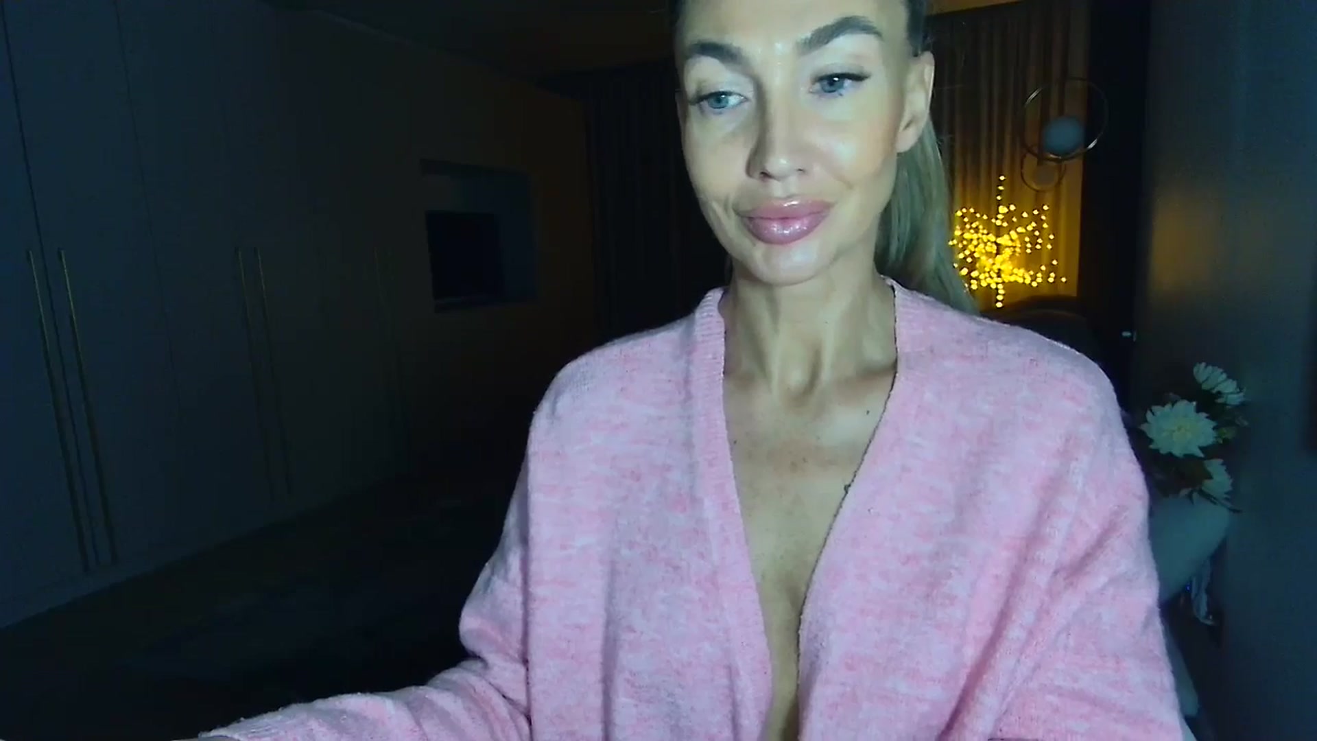 Gallery image thumbnail from Mystery_C's myfreecams stream on, 11/05/2025, 22:52 image 14 of 20