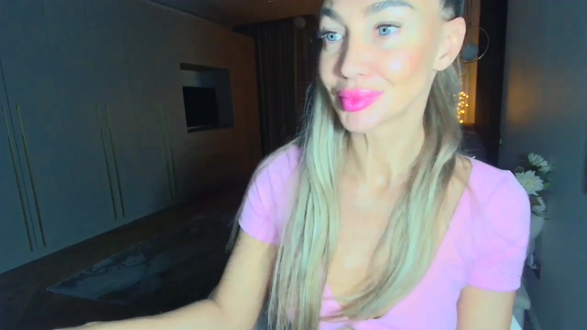 Gallery image thumbnail from Mystery_C's myfreecams stream on, 11/11/2025, 23:04 image 7 of 20