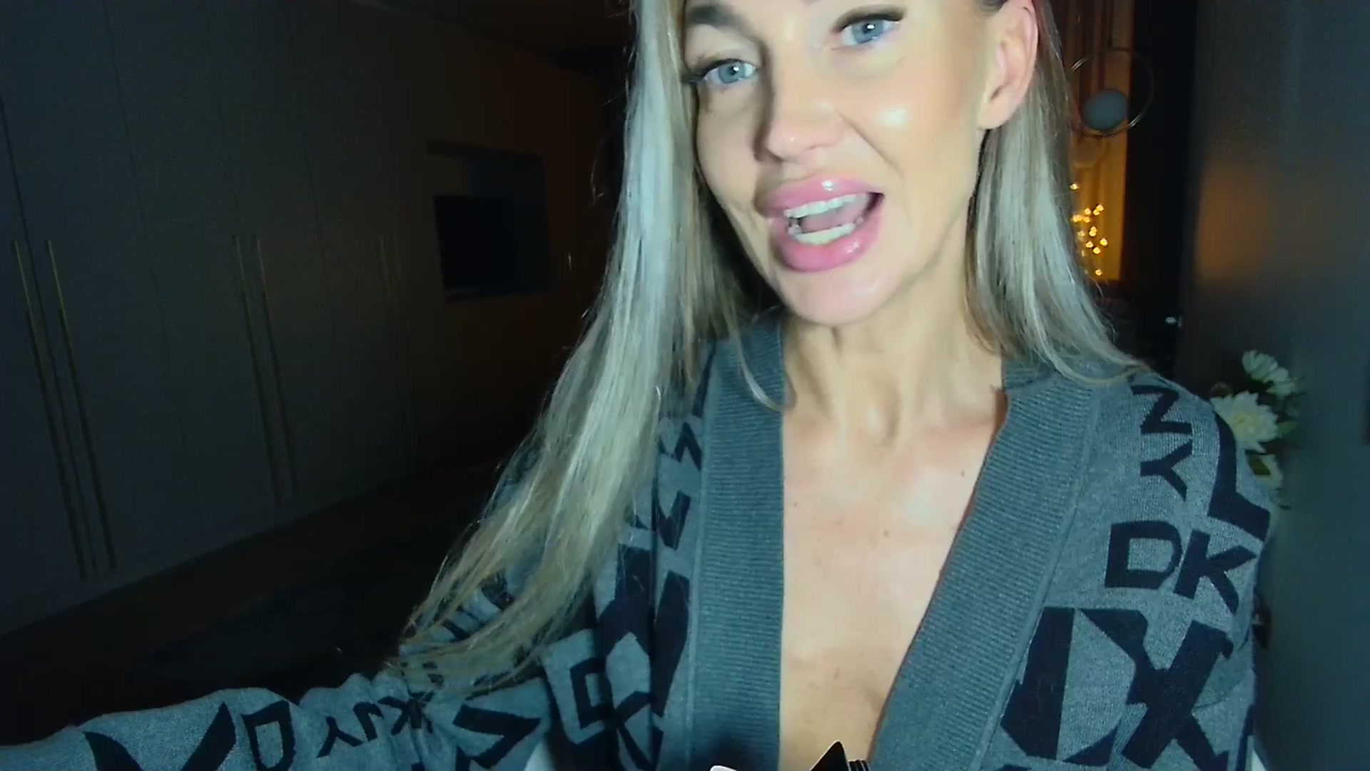 Gallery image thumbnail from Mystery_C's myfreecams stream on, 11/13/2025, 22:26 image 19 of 20