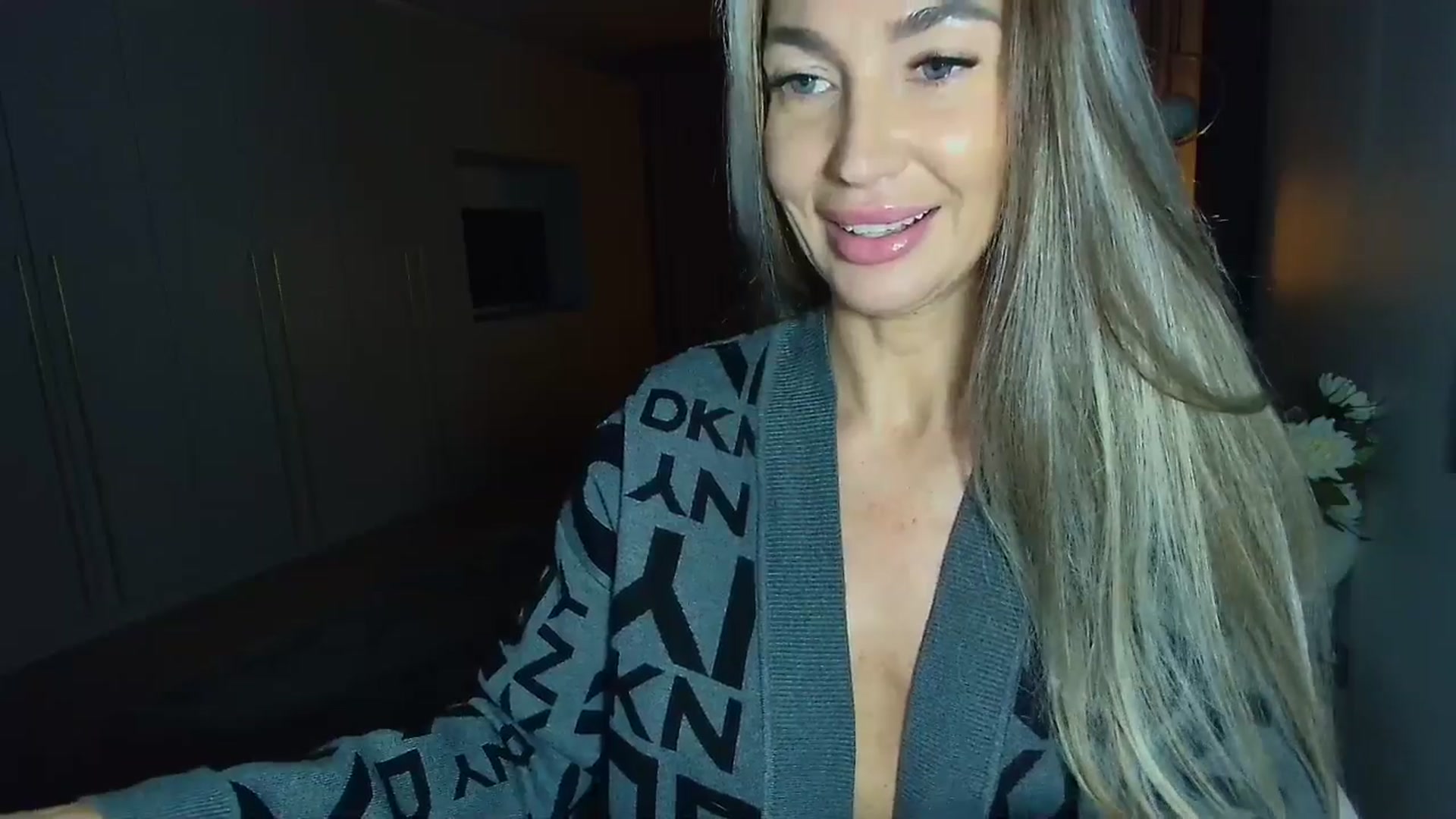 Gallery image thumbnail from Mystery_C's myfreecams stream on, 11/13/2025, 22:26 image 13 of 20