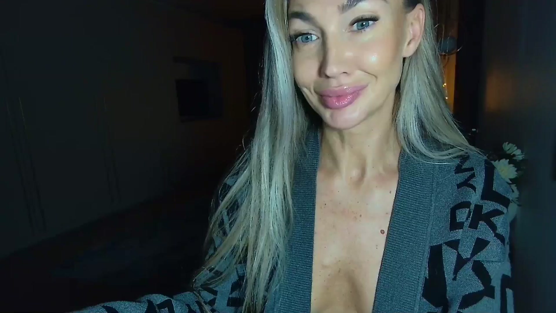 Gallery image thumbnail from Mystery_C's myfreecams stream on, 11/13/2025, 22:53 image 16 of 20