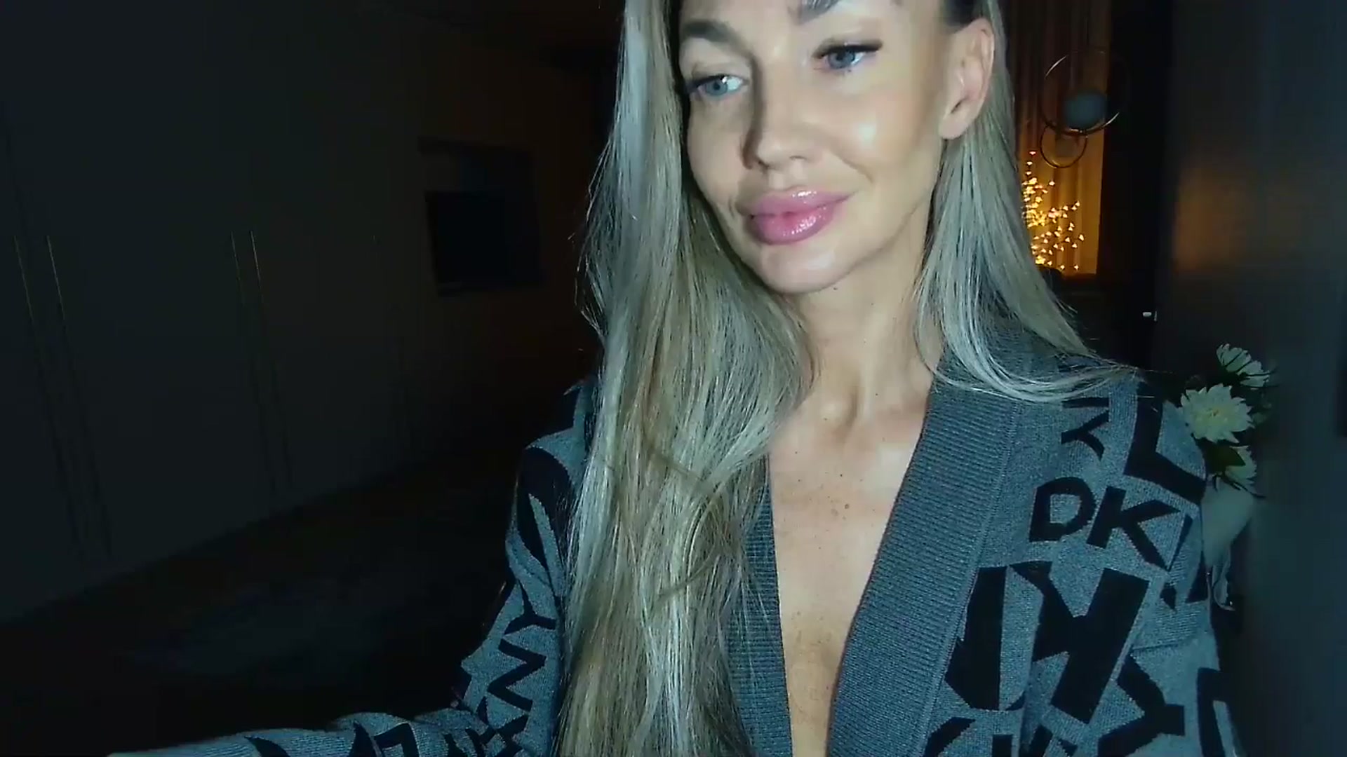 Gallery image thumbnail from Mystery_C's myfreecams stream on, 11/13/2025, 22:53 image 18 of 20