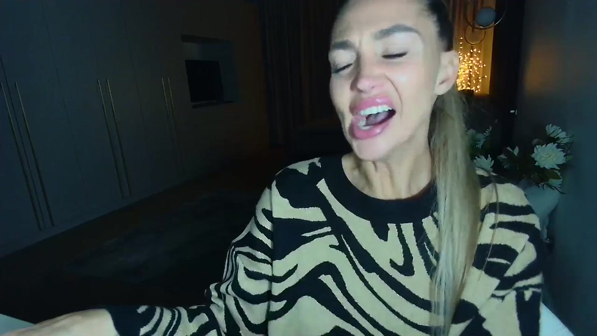 Gallery image thumbnail from Mystery_C's myfreecams stream on, 11/17/2025, 23:03 image 19 of 20