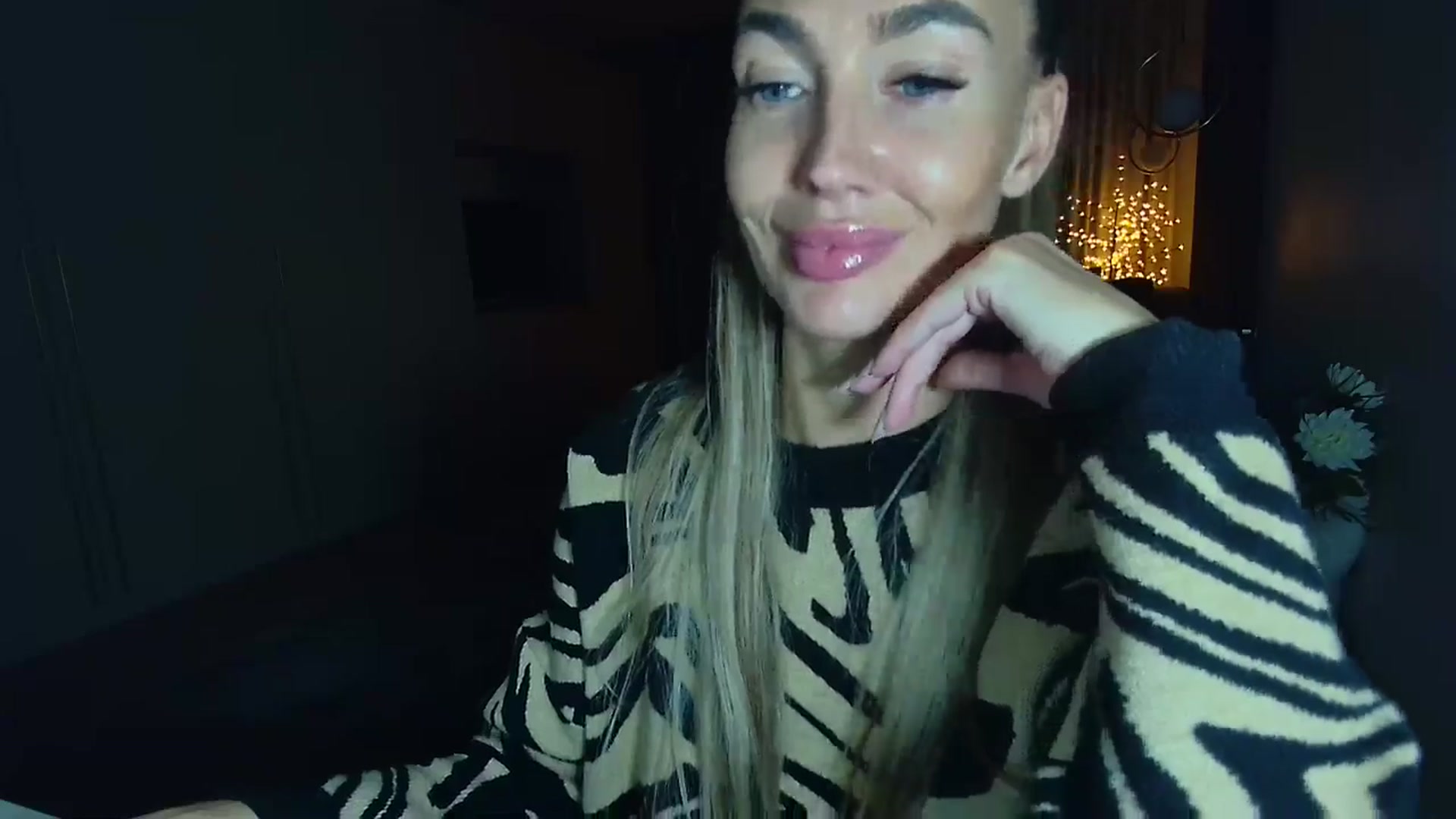 Gallery image thumbnail from Mystery_C's myfreecams stream on, 11/17/2025, 23:03 image 5 of 20