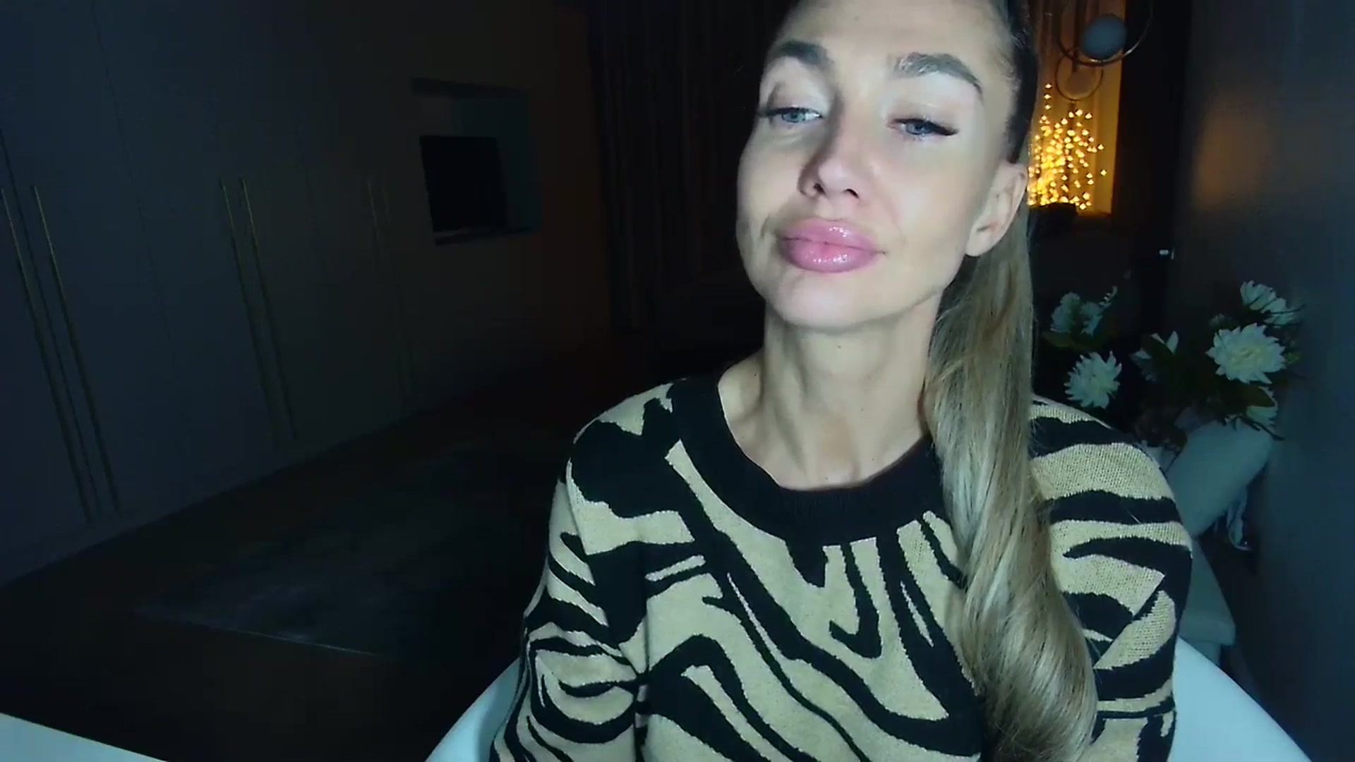 Gallery image thumbnail from Mystery_C's myfreecams stream on, 11/17/2025, 23:03 image 20 of 20