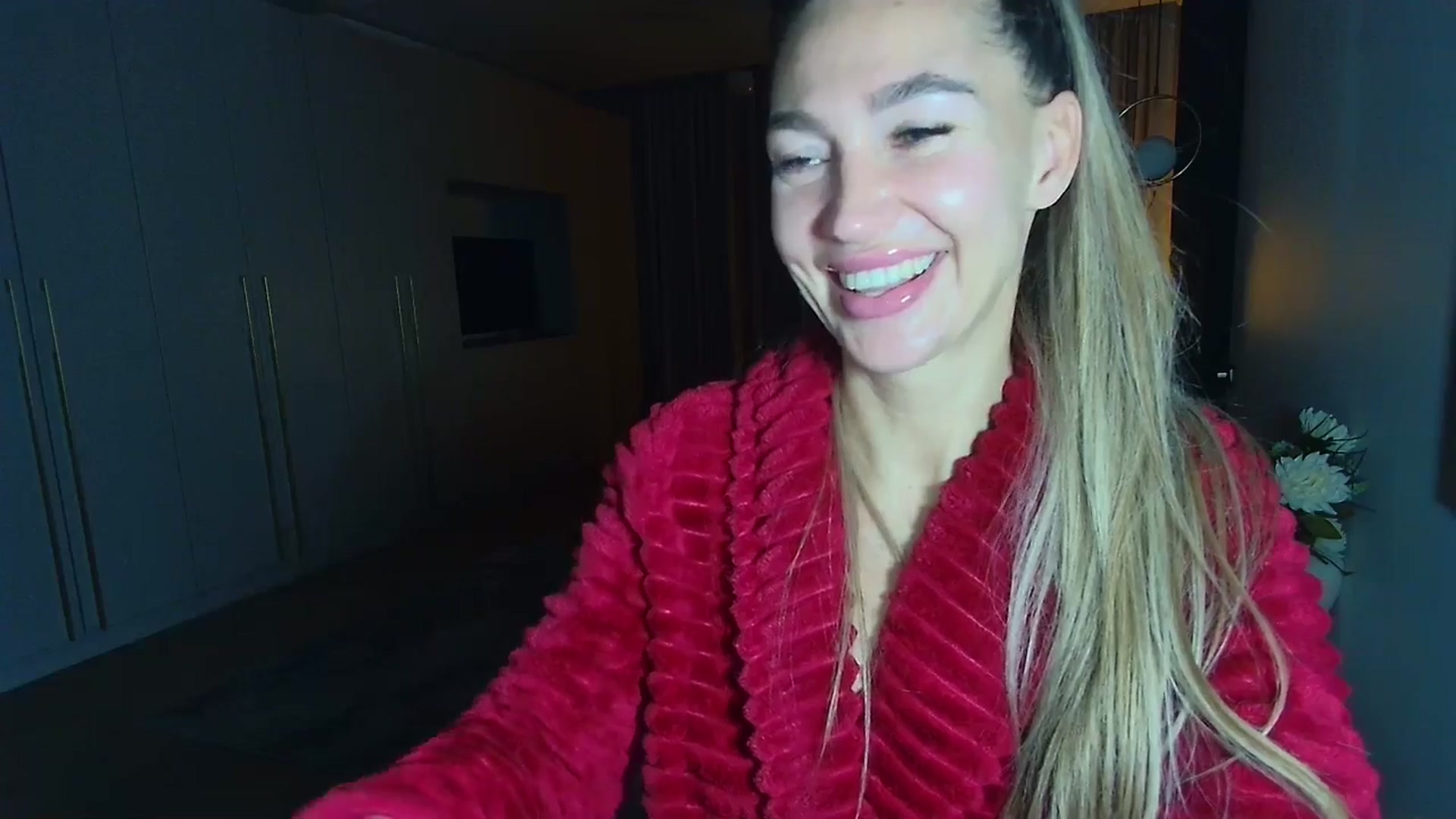 Gallery image thumbnail from Mystery_C's myfreecams stream on, 11/25/2025, 23:13 image 9 of 20