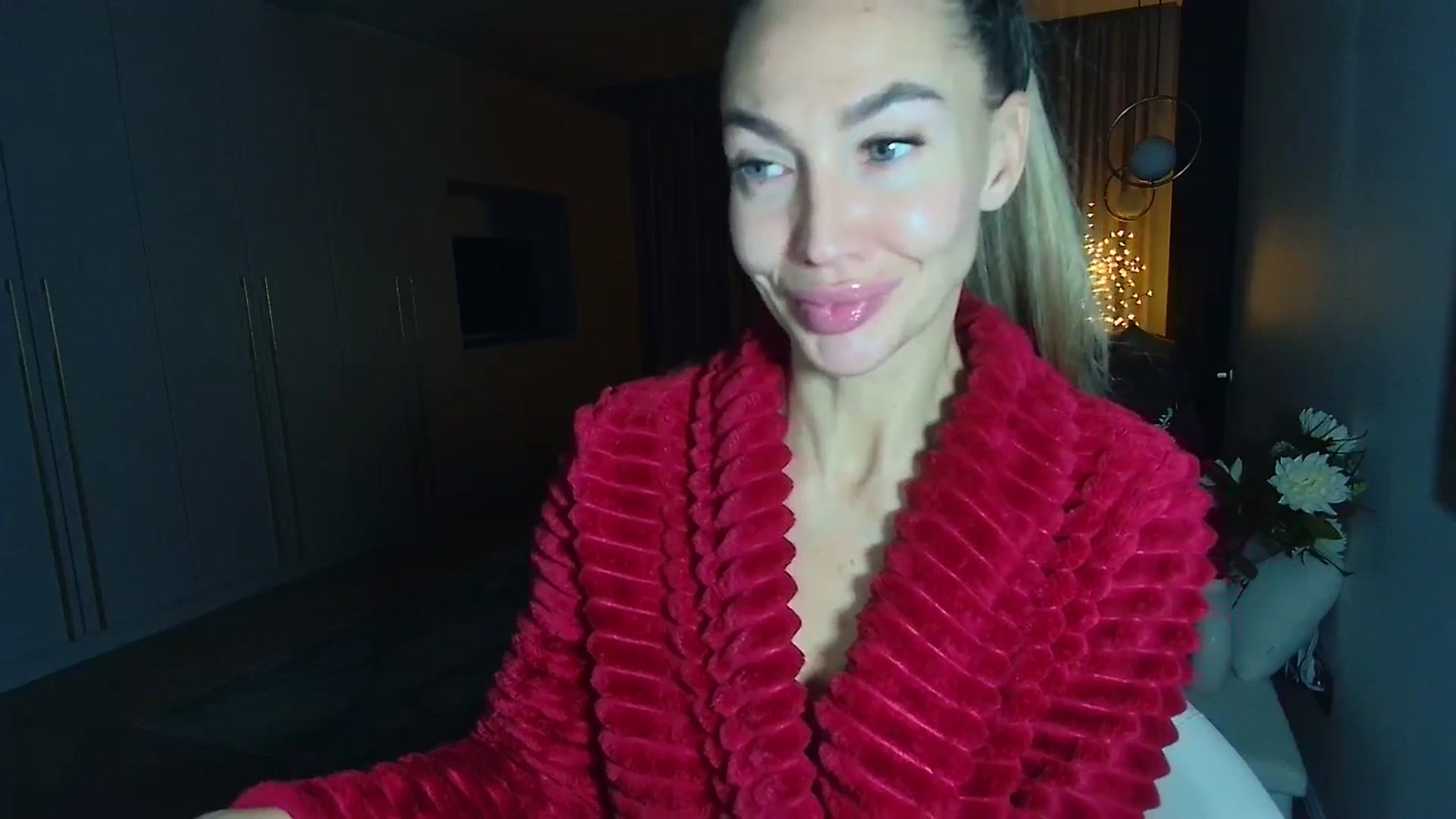 Gallery image thumbnail from Mystery_C's myfreecams stream on, 11/25/2025, 23:13 image 12 of 20