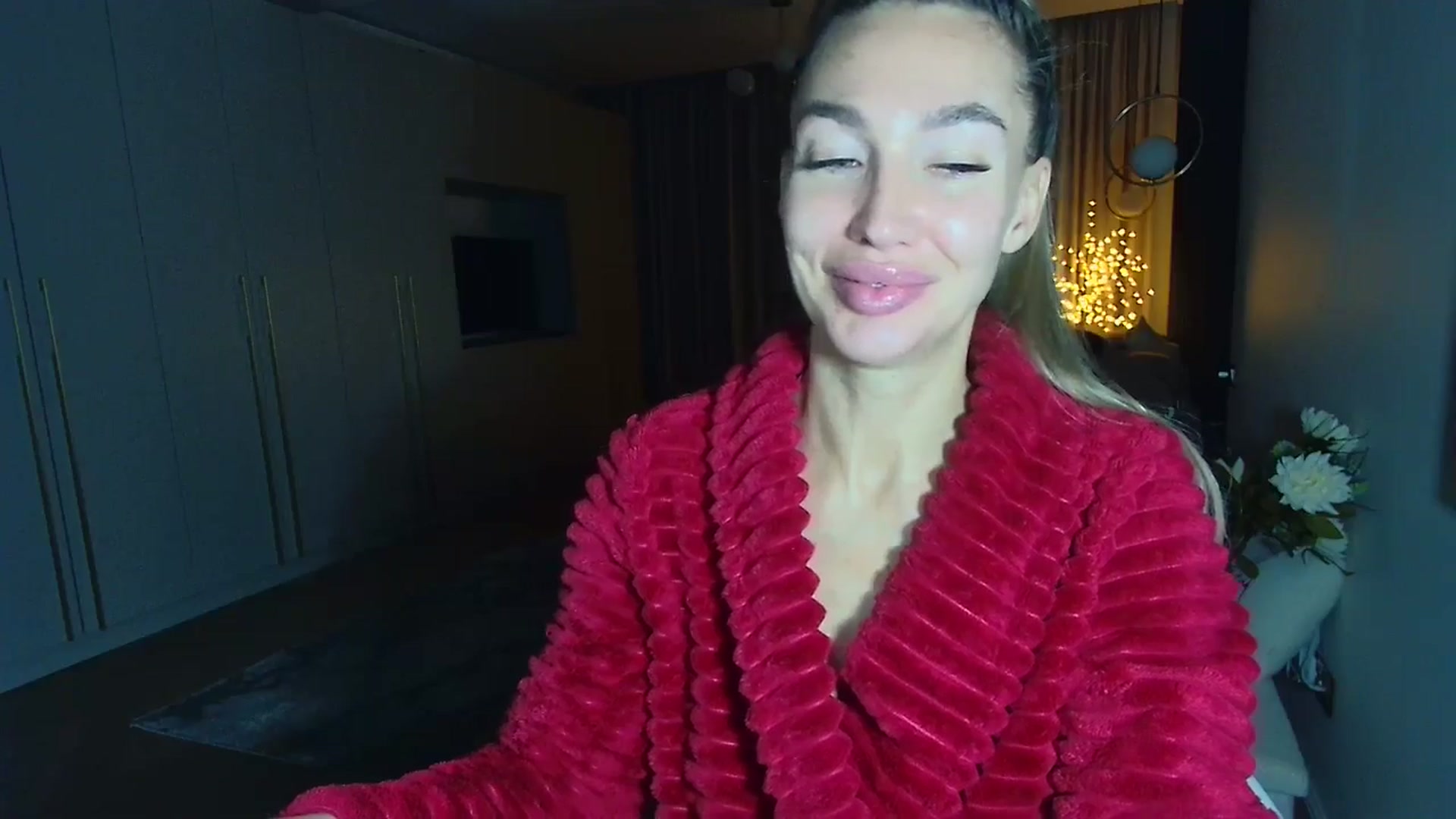 Gallery image thumbnail from Mystery_C's myfreecams stream on, 11/25/2025, 23:13 image 17 of 20