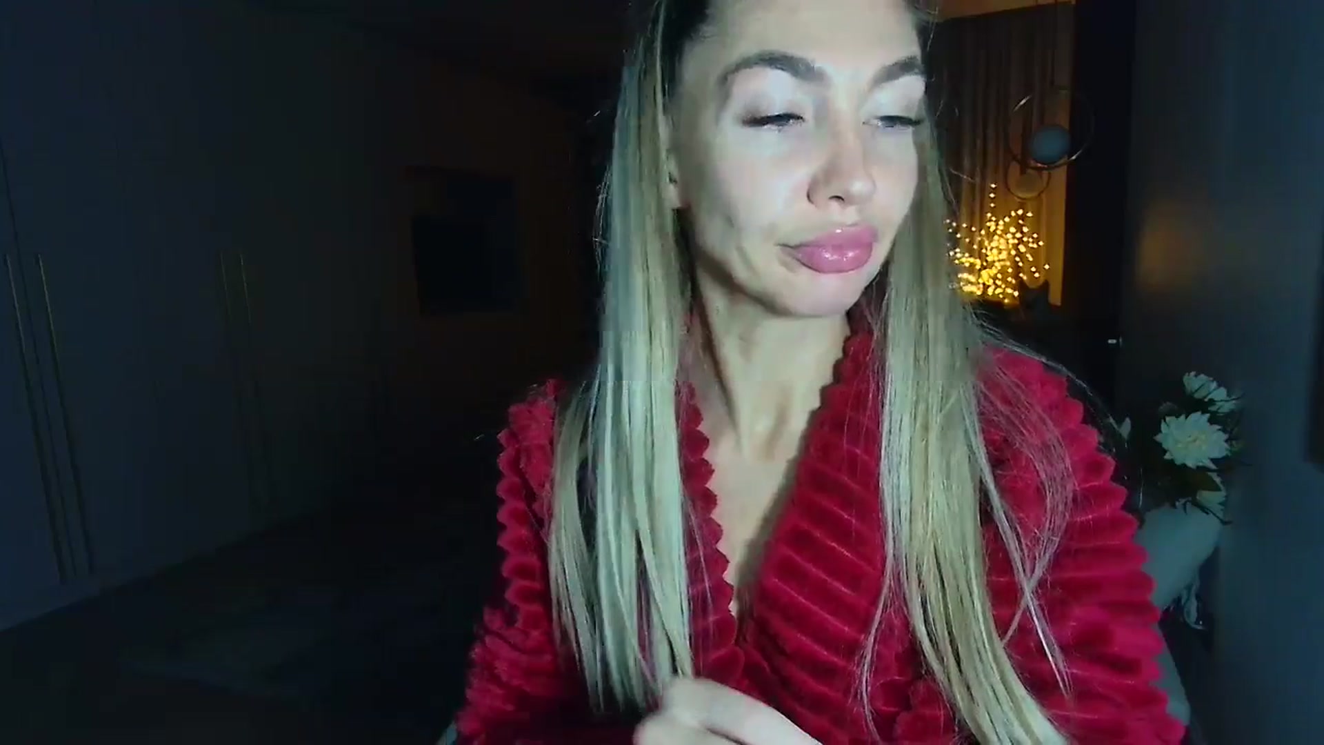 Gallery image thumbnail from Mystery_C's myfreecams stream on, 11/25/2025, 23:13 image 6 of 20