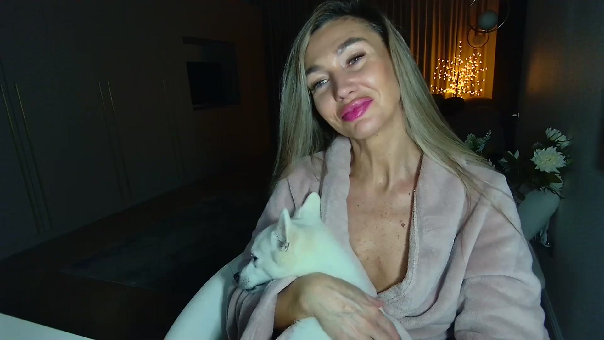 Gallery image thumbnail from Mystery_C's myfreecams stream on, 11/26/2025, 22:52 image 14 of 20