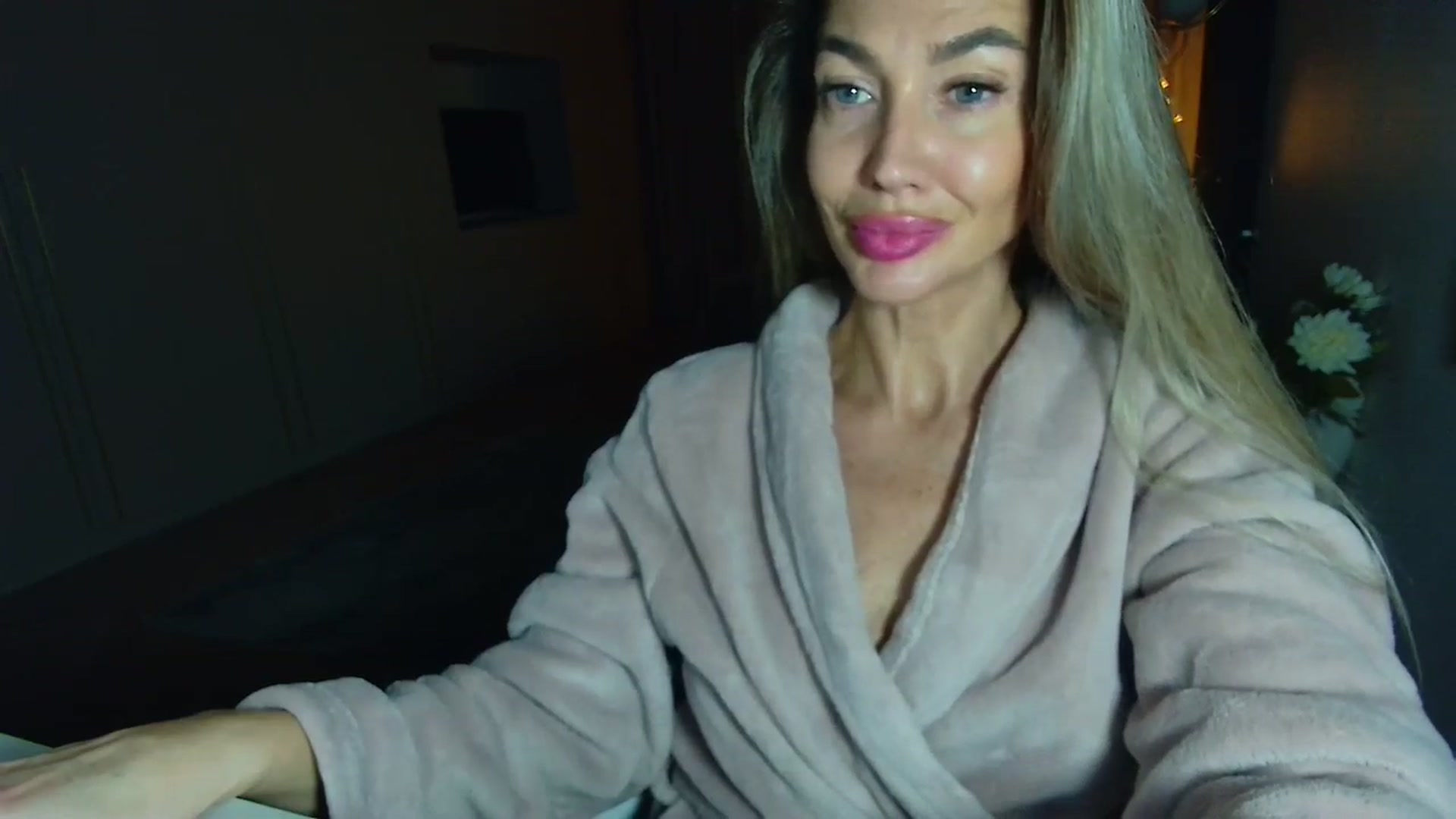 Gallery image thumbnail from Mystery_C's myfreecams stream on, 11/26/2025, 22:52 image 15 of 20
