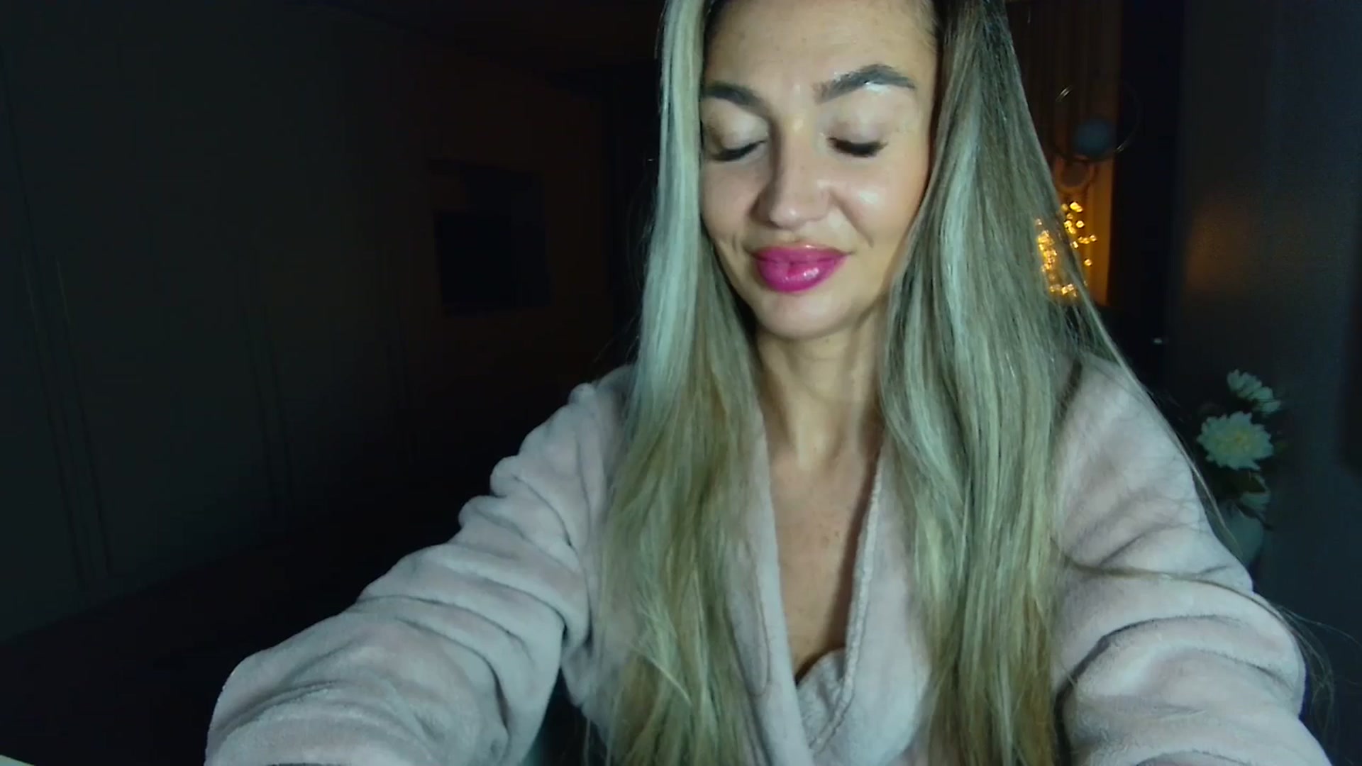 Gallery image thumbnail from Mystery_C's myfreecams stream on, 11/26/2025, 22:52 image 7 of 20