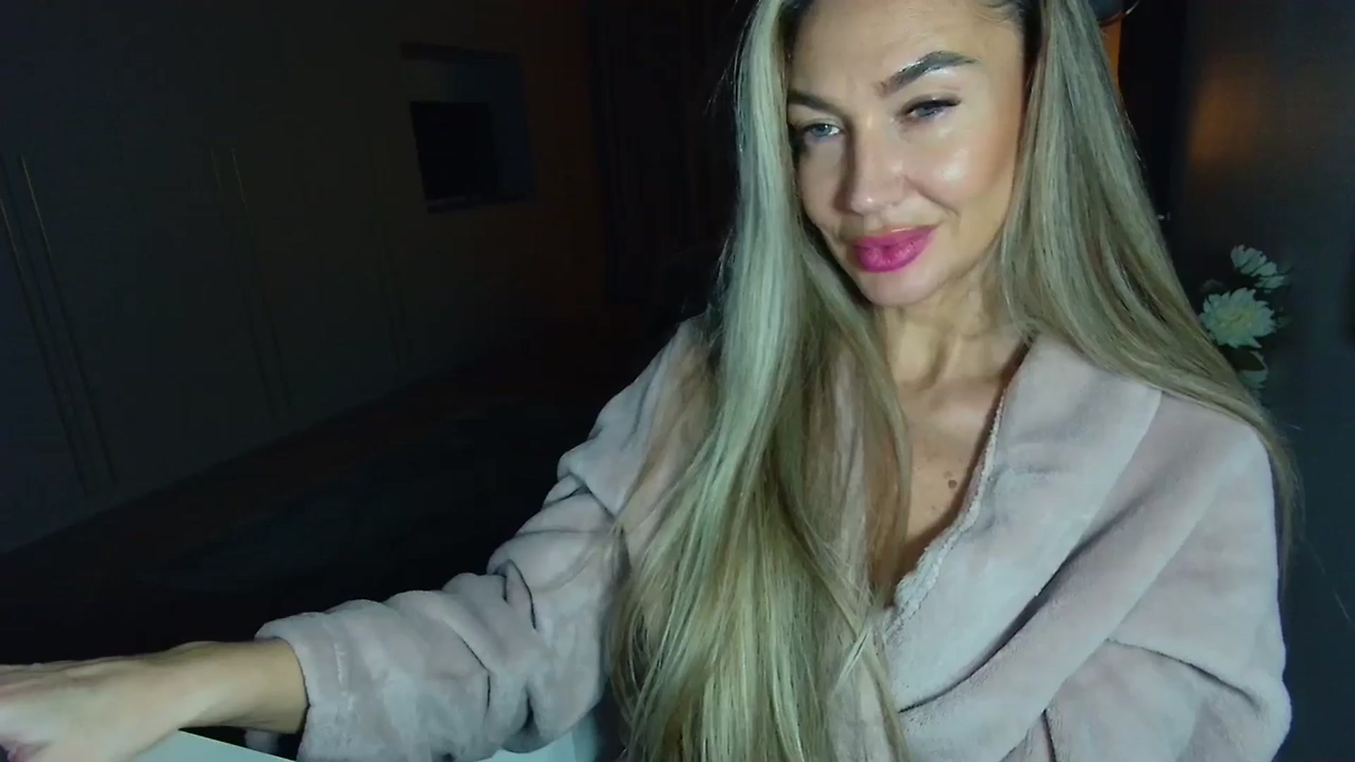 Gallery image thumbnail from Mystery_C's myfreecams stream on, 11/26/2025, 22:52 image 19 of 20