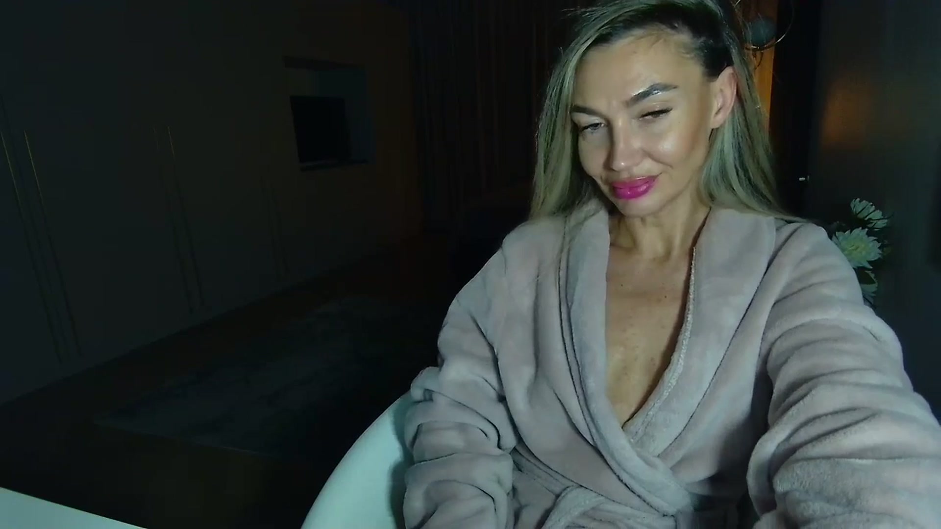 Gallery image thumbnail from Mystery_C's myfreecams stream on, 11/26/2025, 22:52 image 12 of 20