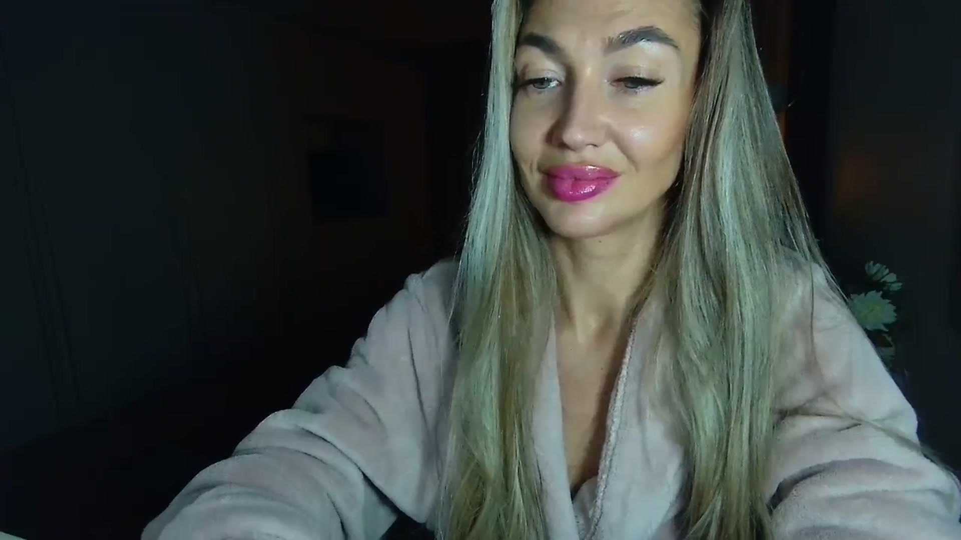Gallery image thumbnail from Mystery_C's myfreecams stream on, 11/26/2025, 22:52 image 6 of 20