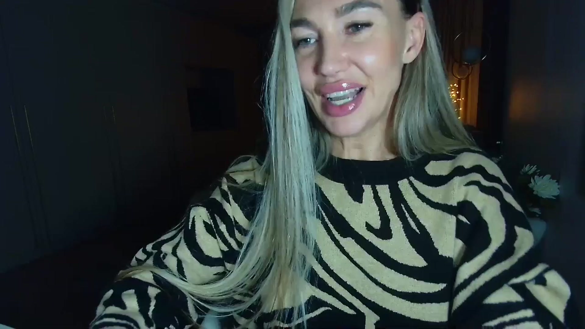 Gallery image thumbnail from Mystery_C's myfreecams stream on, 12/02/2025, 23:04 image 14 of 20