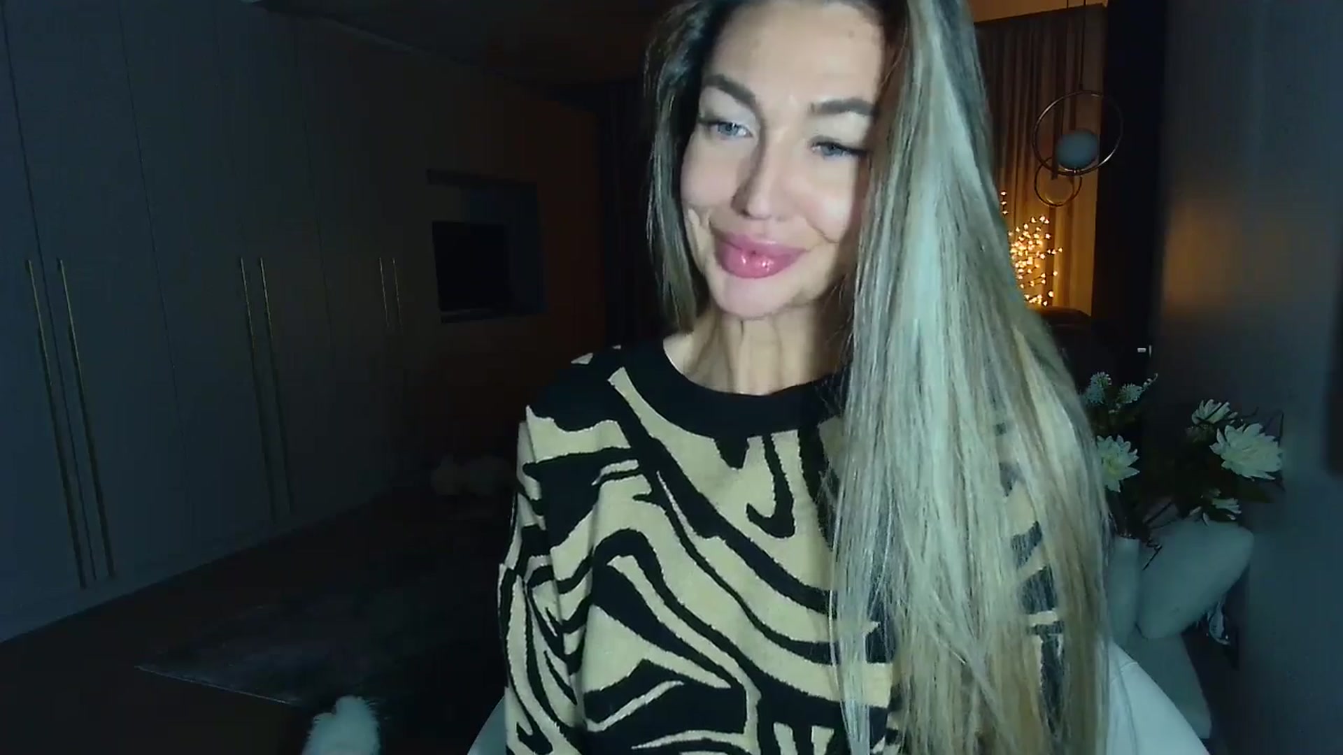 Gallery image thumbnail from Mystery_C's myfreecams stream on, 12/02/2025, 23:04 image 4 of 20