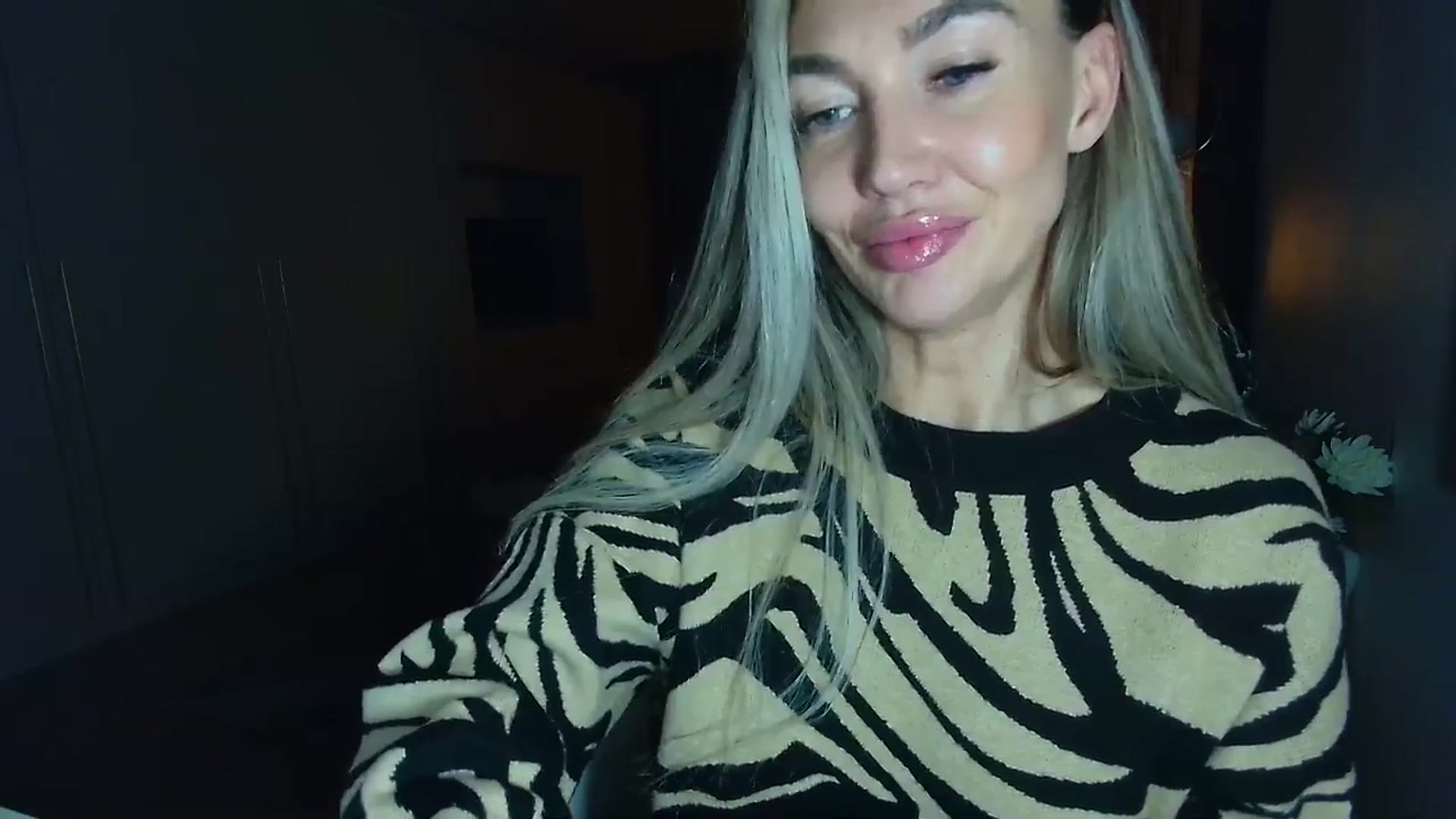 Gallery image thumbnail from Mystery_C's myfreecams stream on, 12/02/2025, 23:04 image 13 of 20