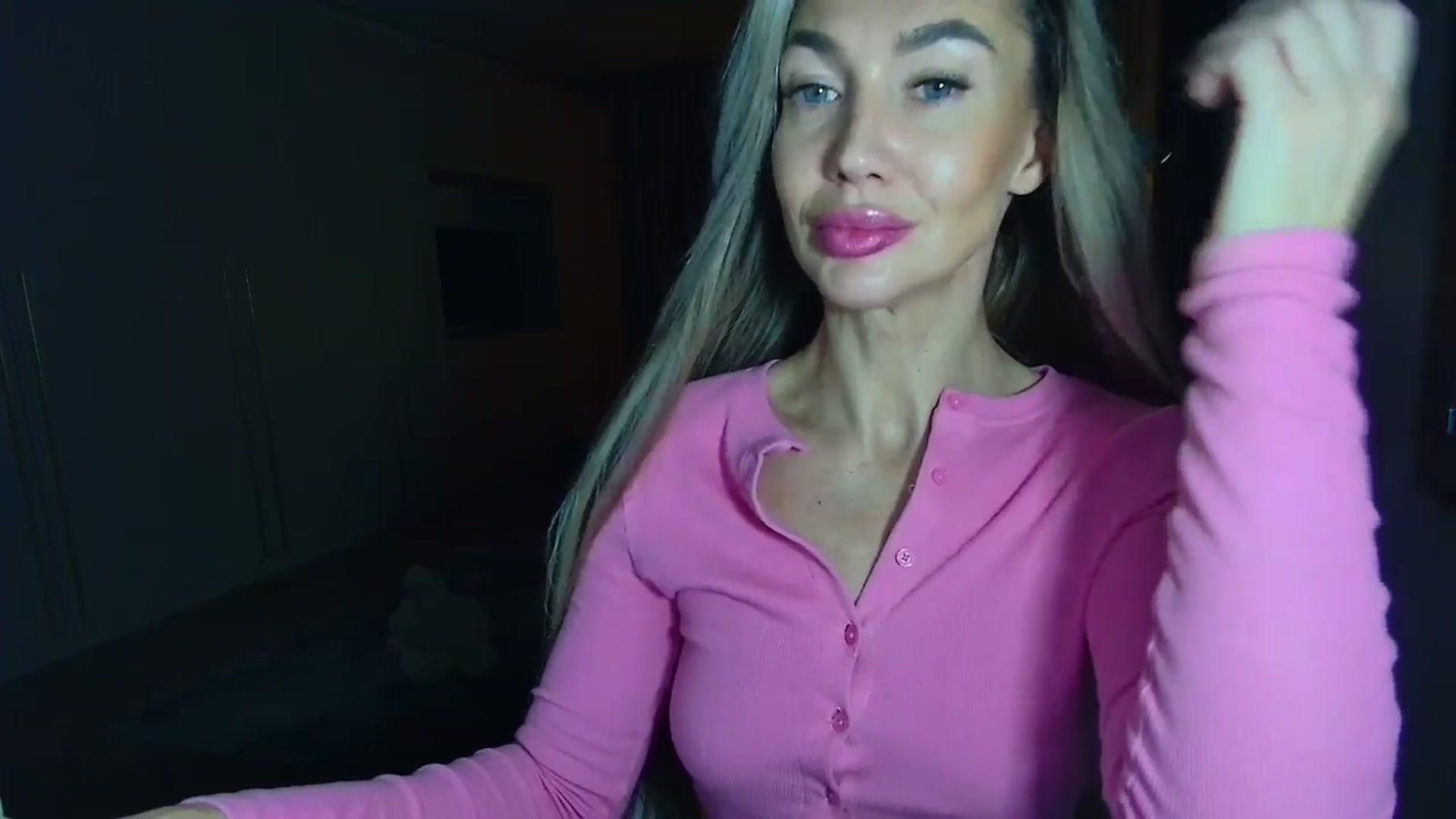 Gallery image thumbnail from Mystery_C's myfreecams stream on, 12/04/2025, 23:14 image 18 of 20
