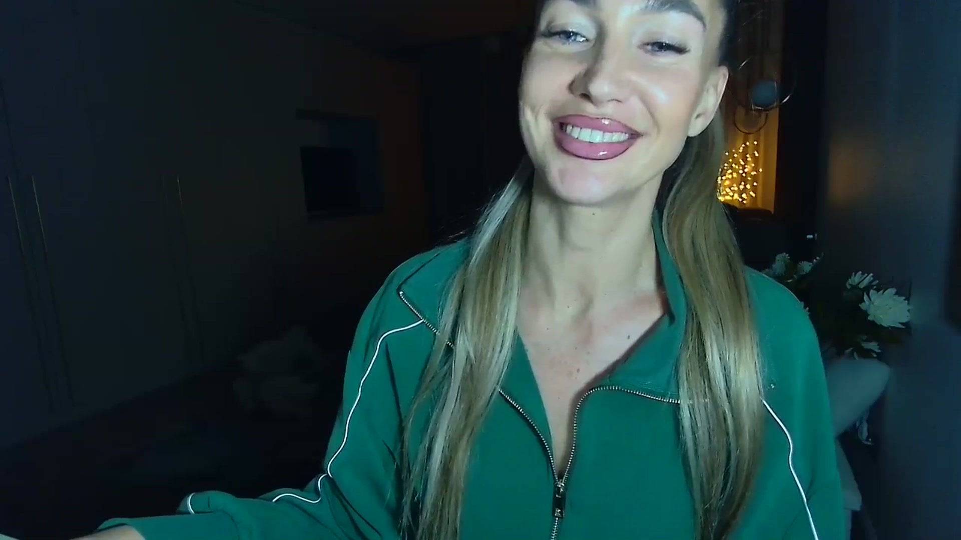 Gallery image thumbnail from Mystery_C's myfreecams stream on, 12/08/2025, 21:54 image 11 of 20