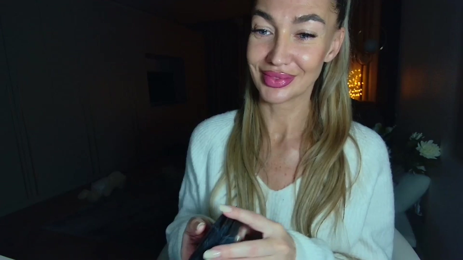 Gallery image thumbnail from Mystery_C's myfreecams stream on, 12/09/2025, 23:20 image 2 of 20