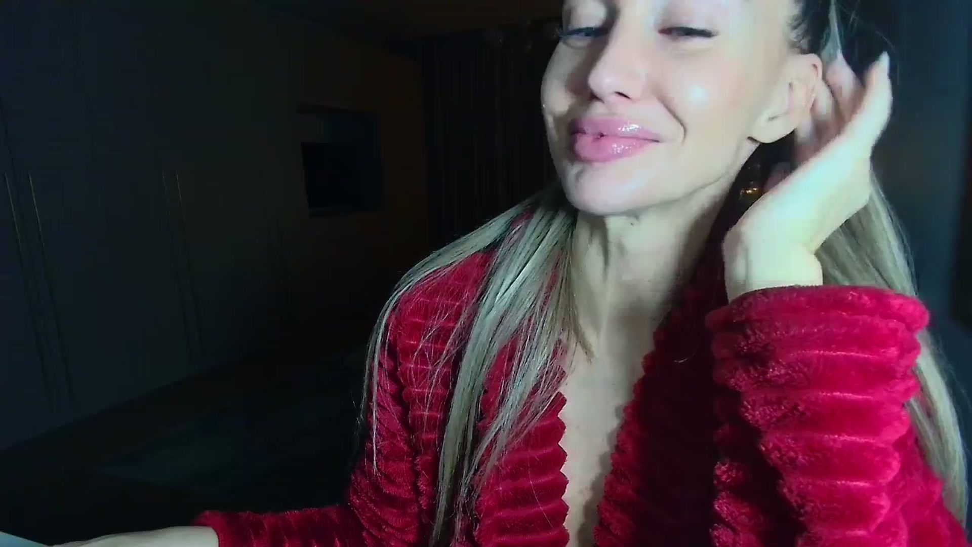 Gallery image thumbnail from Mystery_C's myfreecams stream on, 12/11/2025, 22:53 image 10 of 20