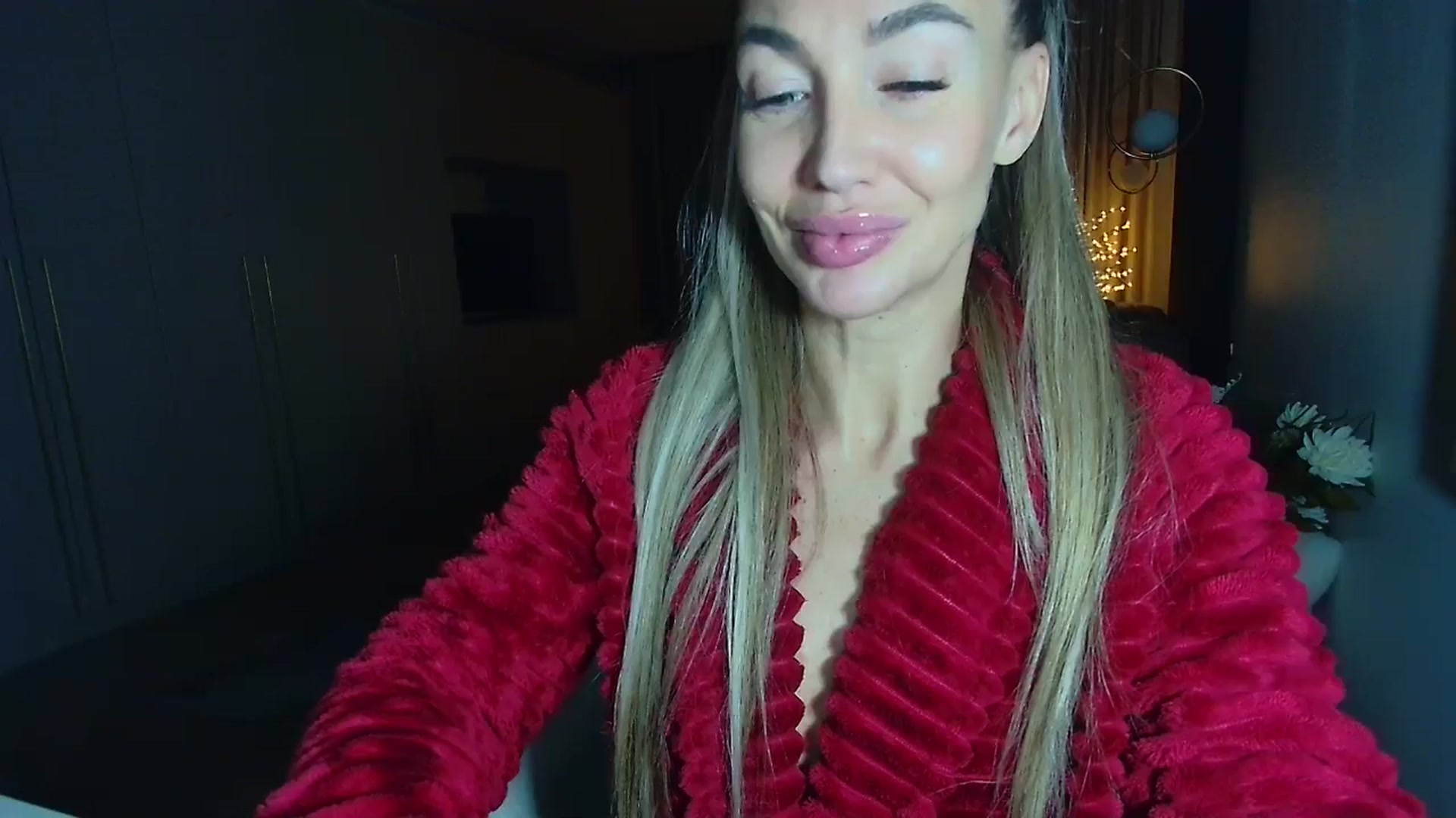 Gallery image thumbnail from Mystery_C's myfreecams stream on, 12/11/2025, 22:53 image 2 of 20