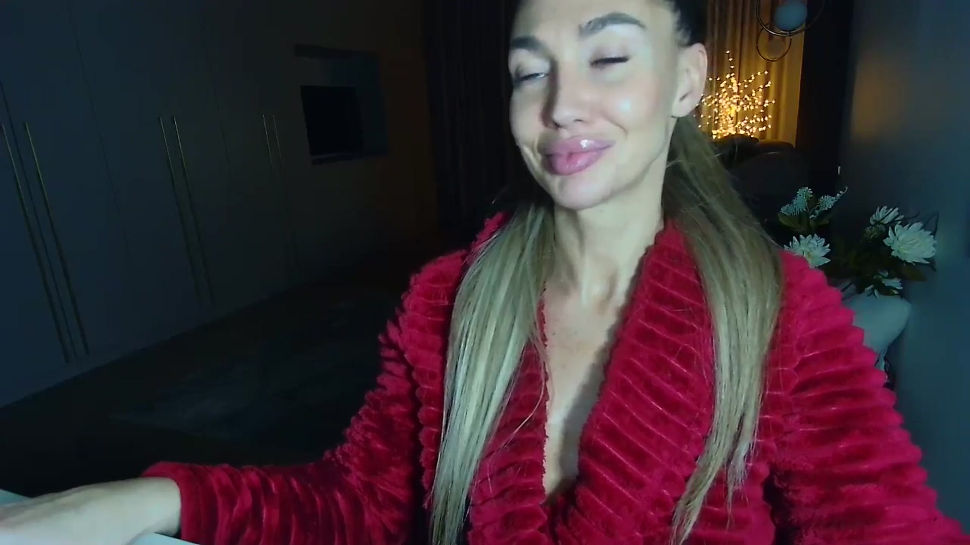 Gallery image thumbnail from Mystery_C's myfreecams stream on, 12/11/2025, 22:53 image 18 of 20