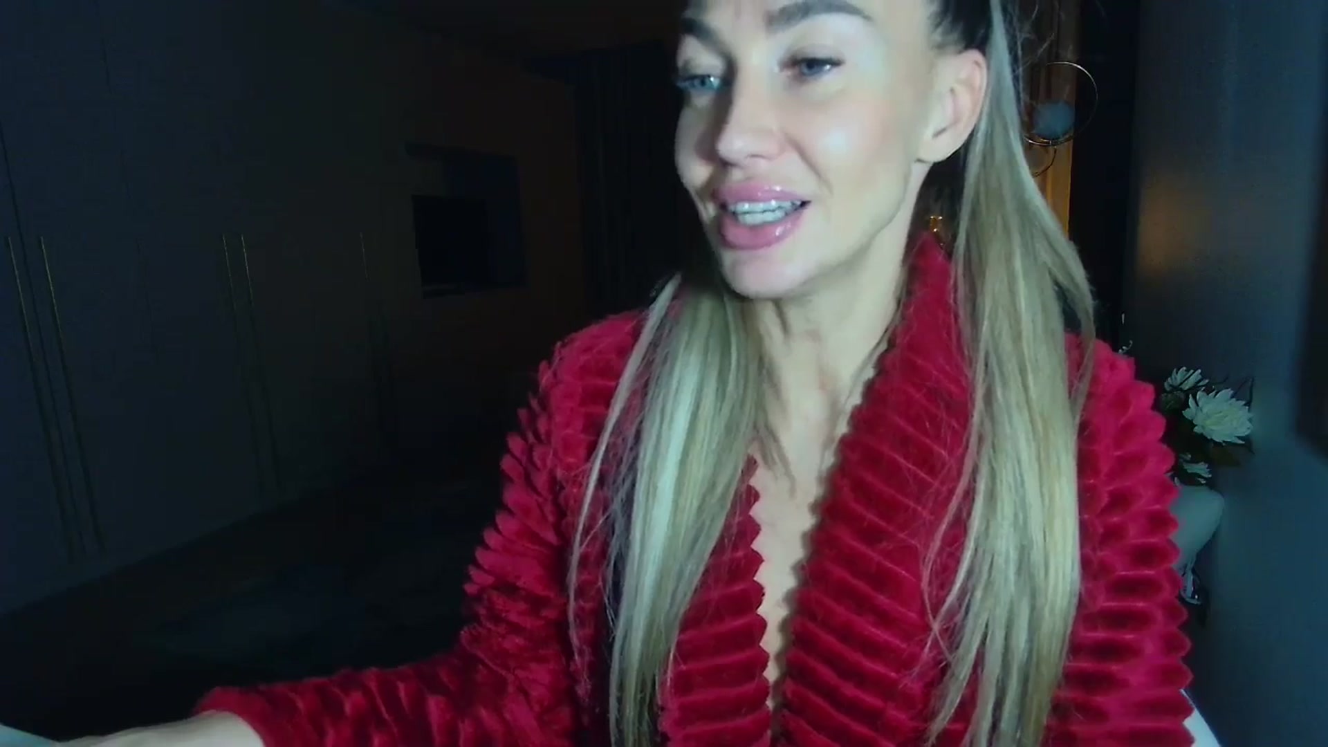 Gallery image thumbnail from Mystery_C's myfreecams stream on, 12/11/2025, 22:53 image 8 of 20